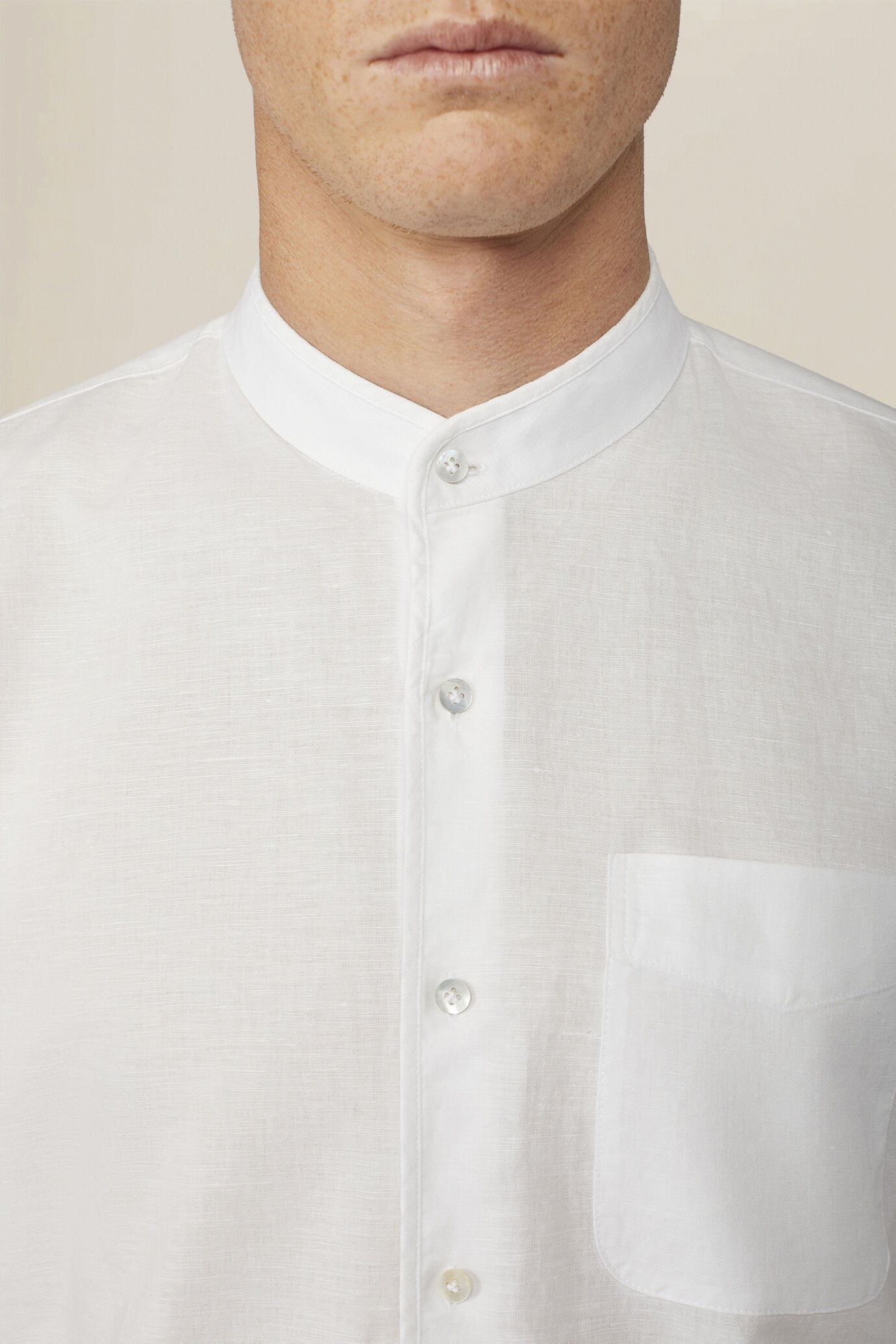 Camicia uomo casual collo alla coreana tessuto in lino e cotone lavato image number 2