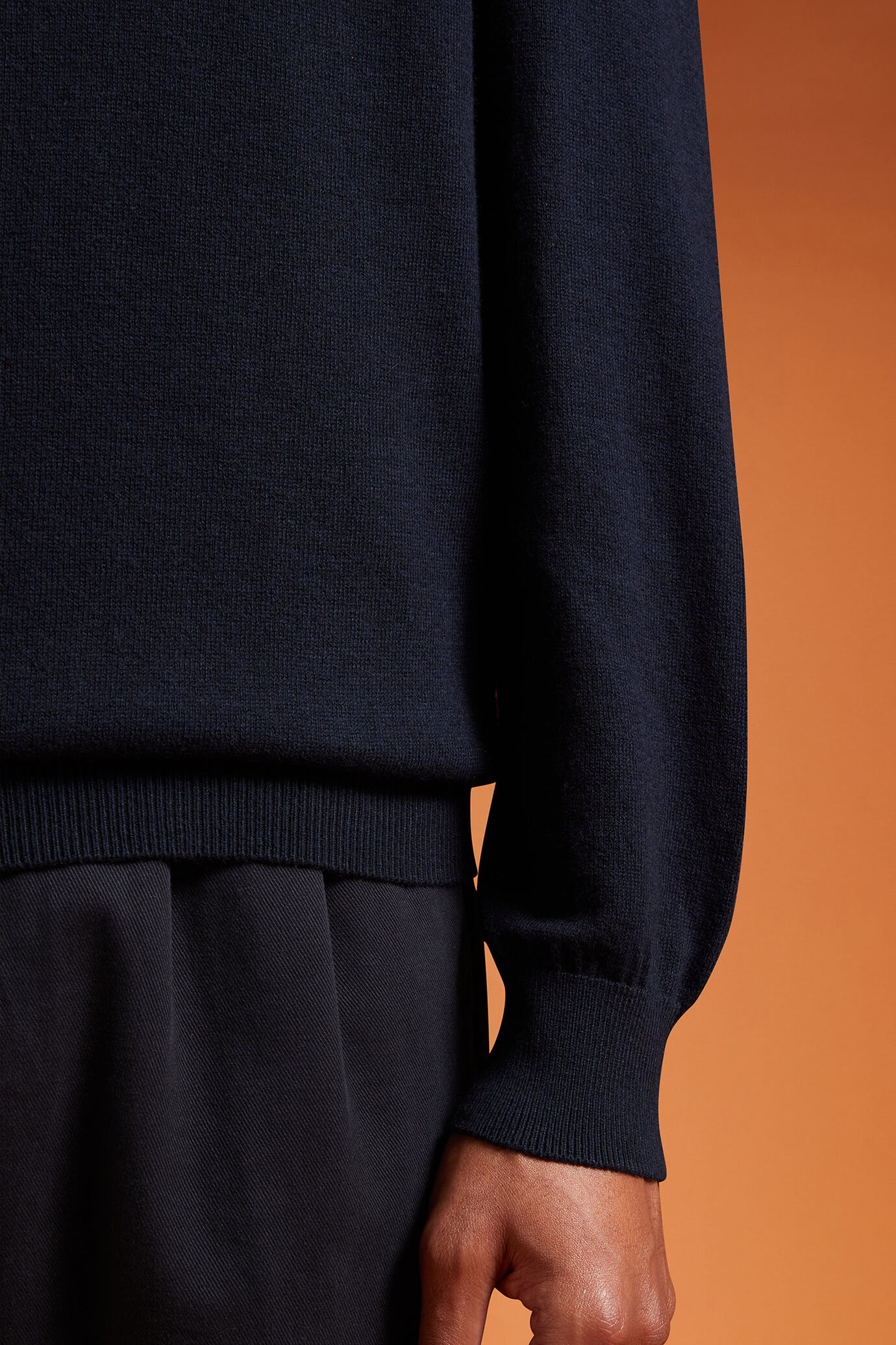 Pull homme &agrave; col rond, en laine et coton, coupe classique image number 3