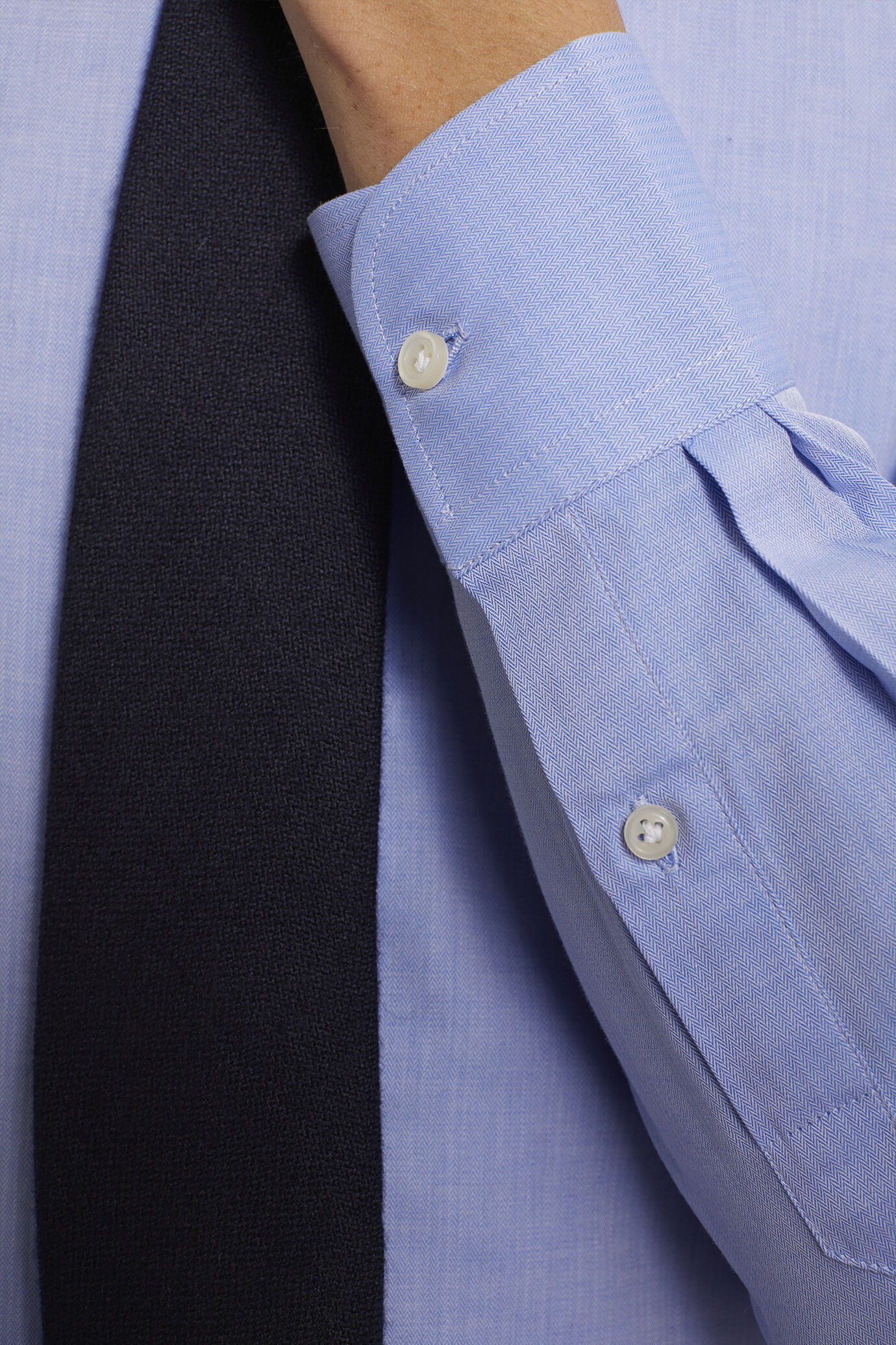 Camicia classica collo francese classic fit tessuto spigato image number 2