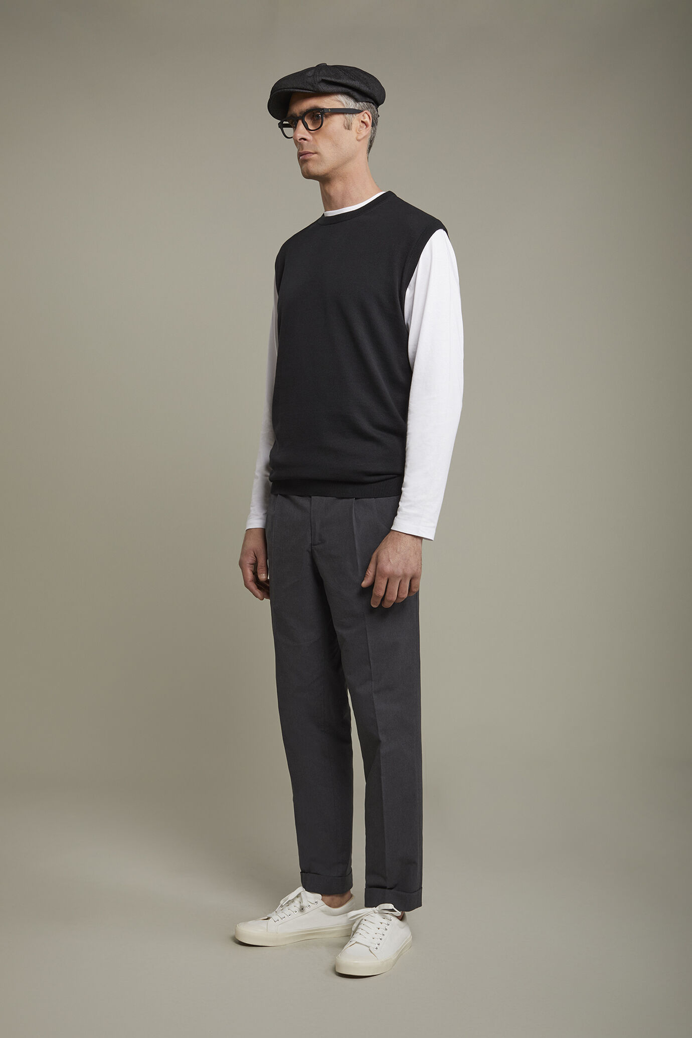 Herren-Weste mit Rundhalsausschnitt aus 100 % Baumwolle in normaler Passform image number 1