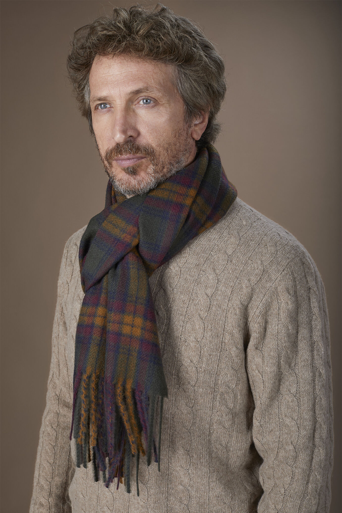 Men's tartan pattern scarf