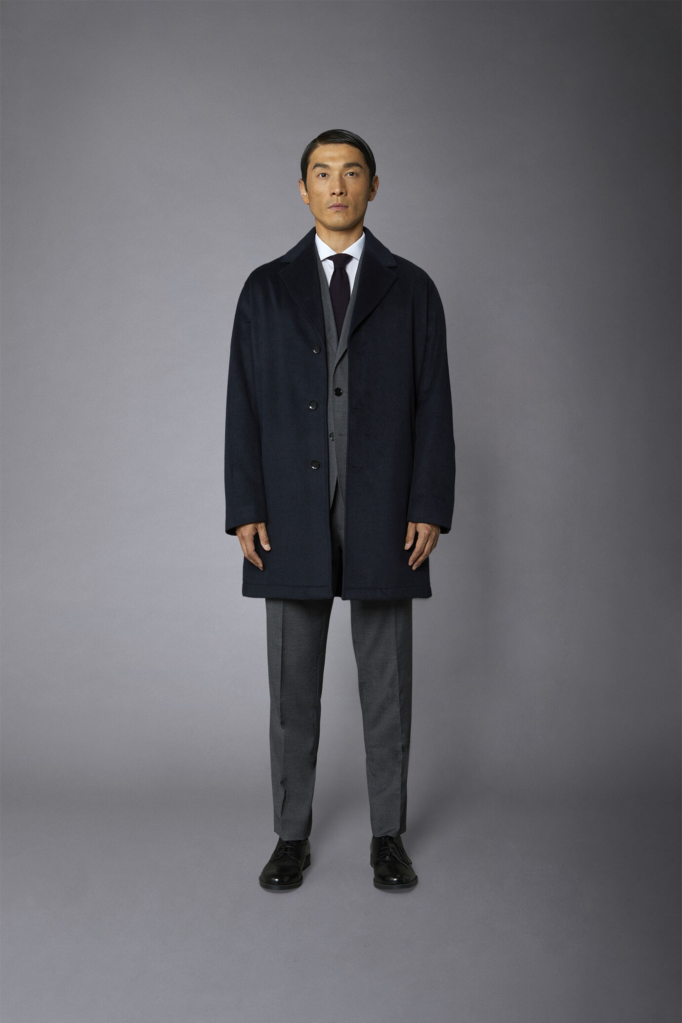 Men's classic single-breasted wool blend coat image number 2