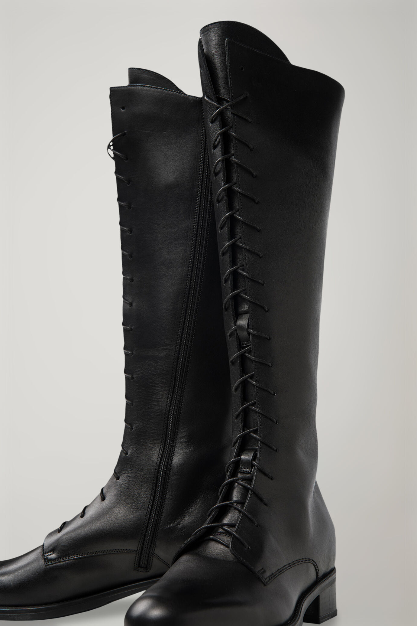 Women's 100% leather boot with rubber sole image number 3