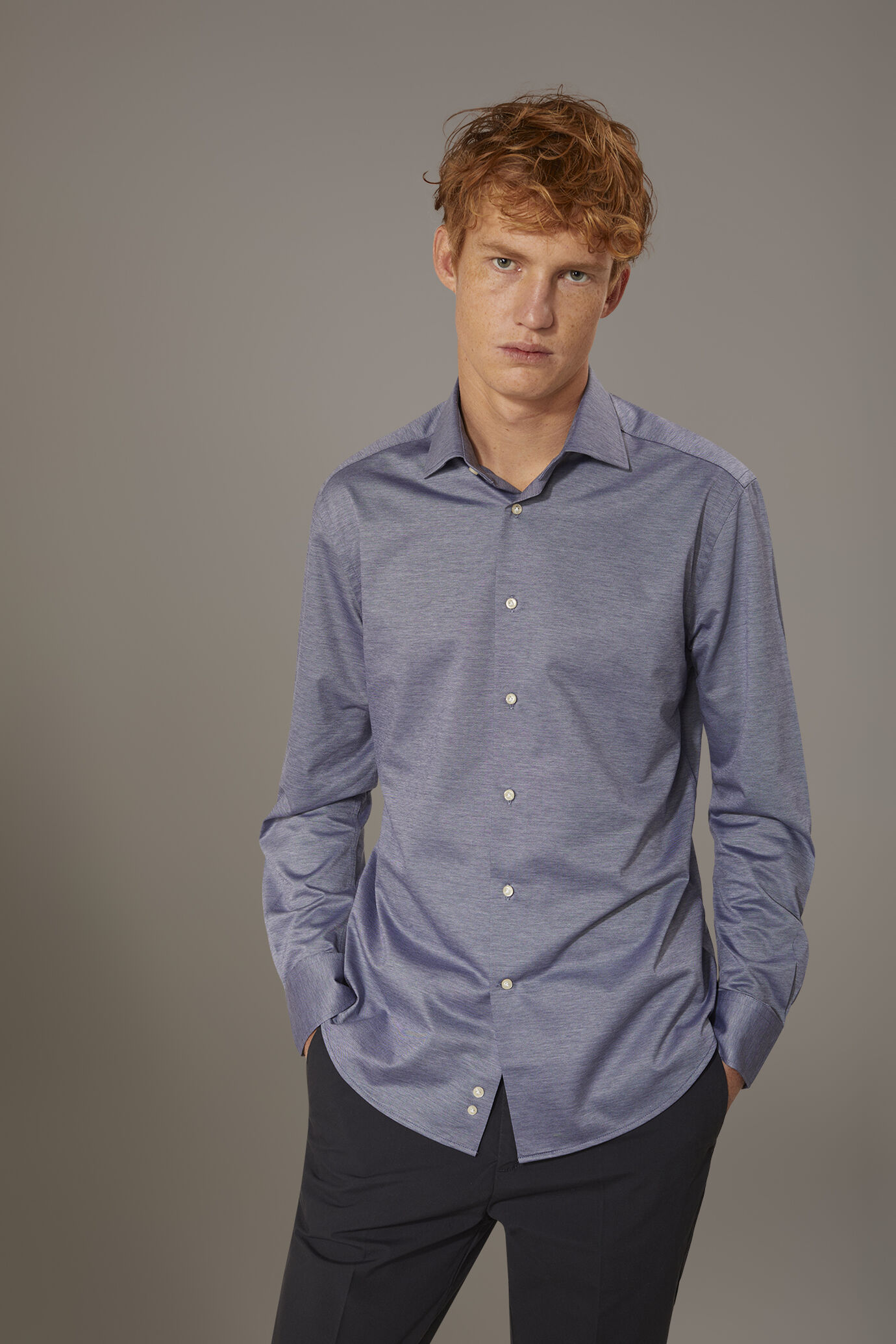Camicia classica lavata con collo francese comfort fit tessuto jersey image number 0