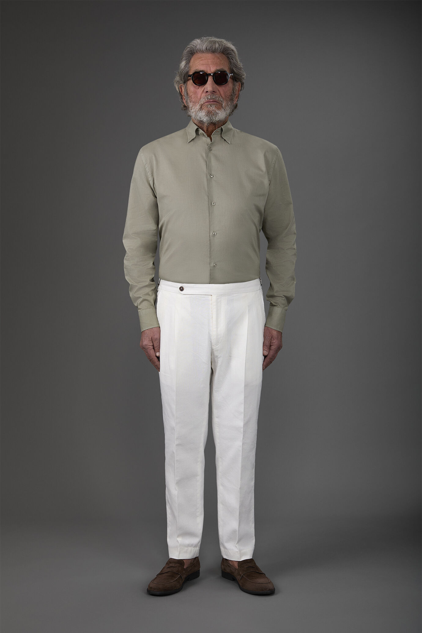 Men's casual shirt with a concealed button down collar in washed muslin fabric 100% cotton image number 2