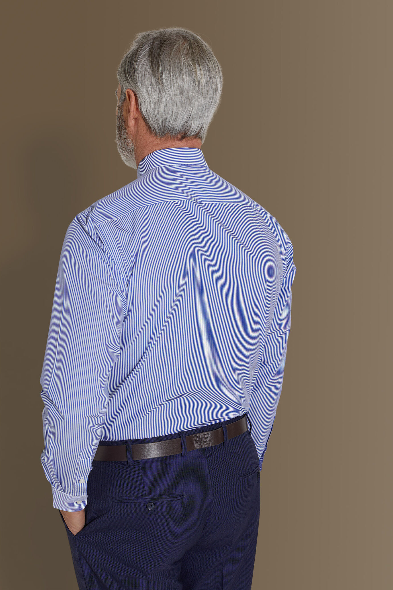 Camicia classica collo francese tinto filo a righe uomo image number 2