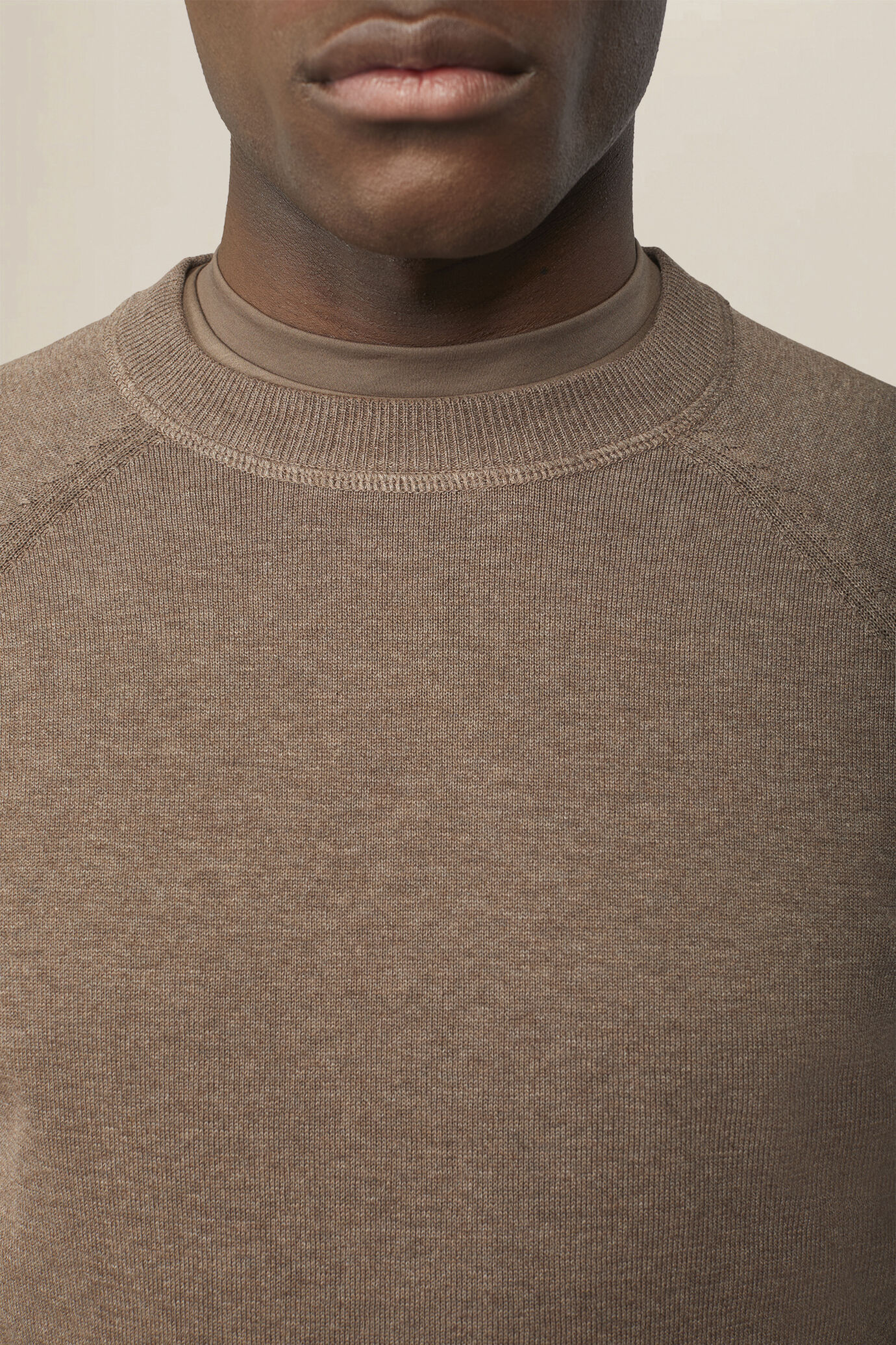 Herrenpullover mit Rundhalsausschnitt aus 100 % Baumwolle mit Raglan&auml;rmeln image number 2