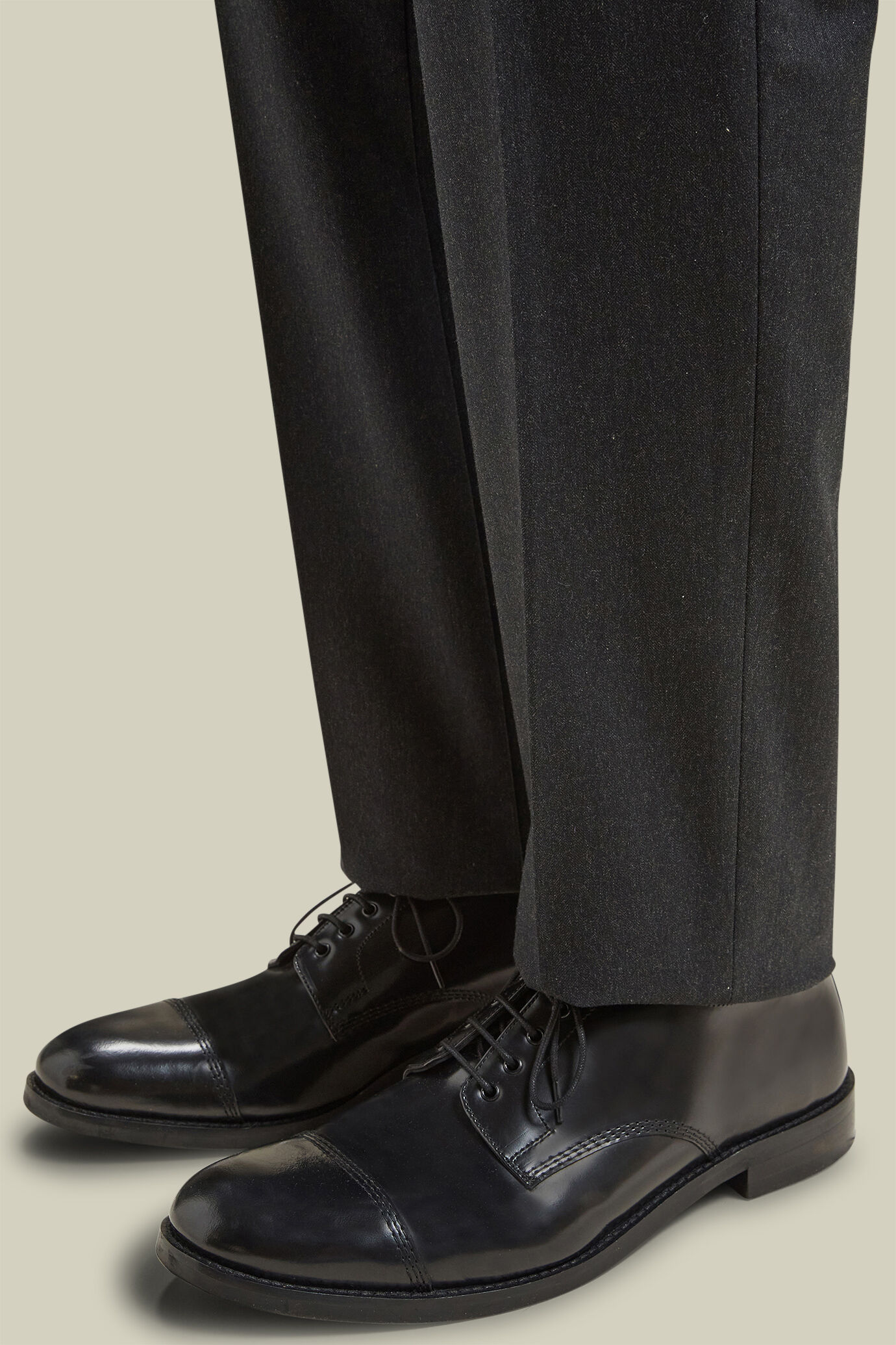 Derby-Schuh für Herren aus 100 % Echtleder mit Gummisohle image number 4