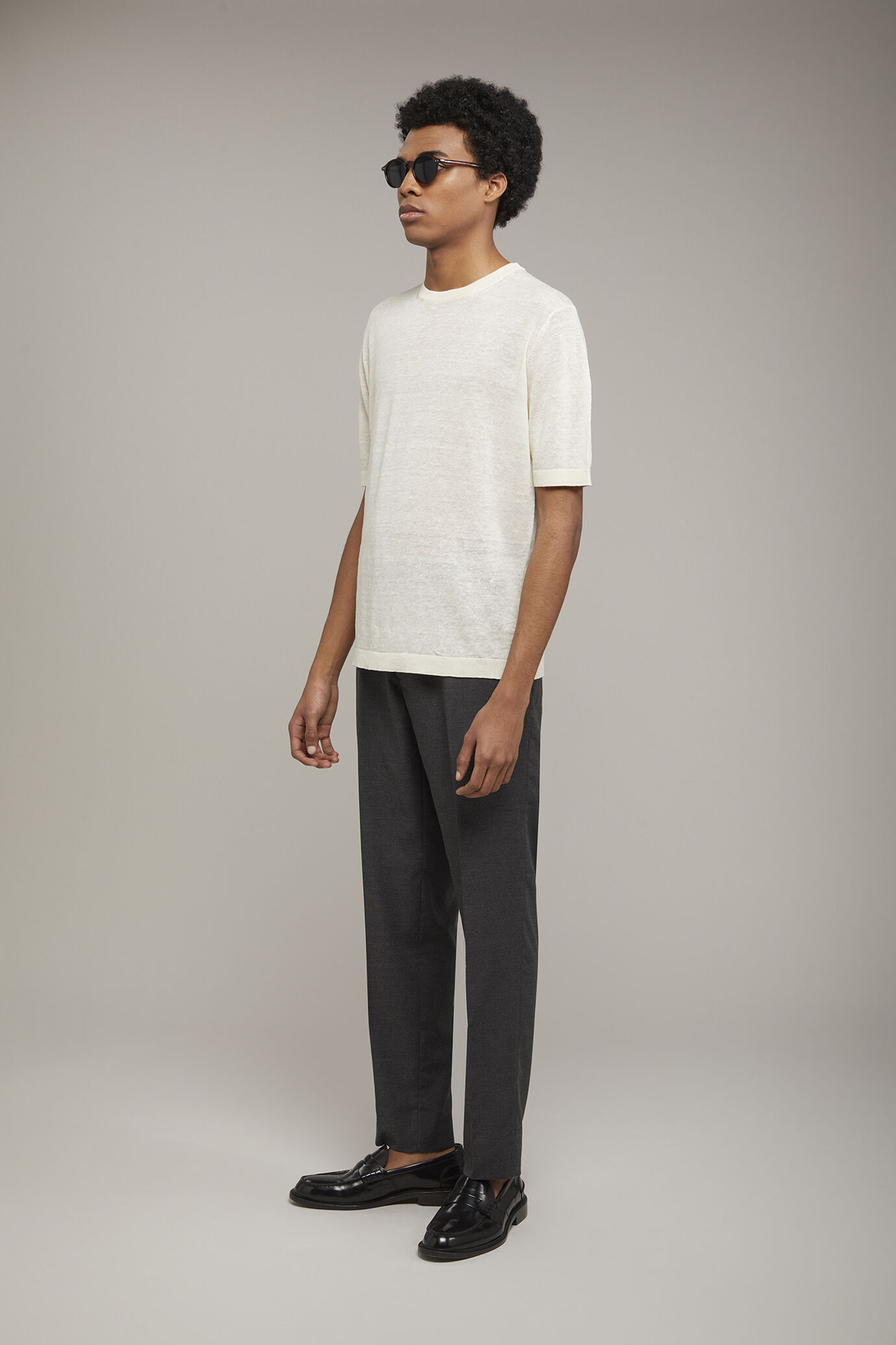 Men's knitted t-shirt 100% linen short-sleeved regular fit image number 1