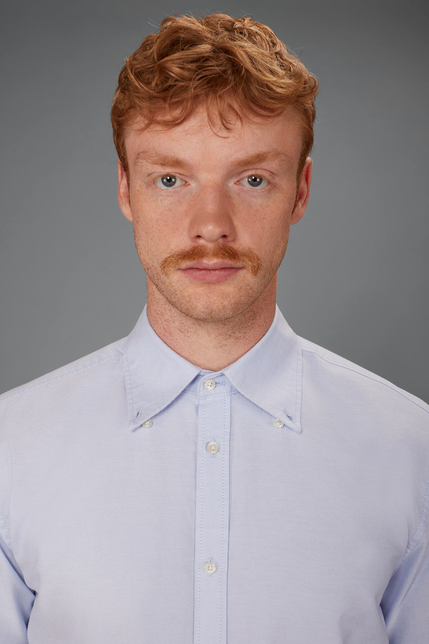 Men&rsquo;s 100% cotton Oxford button-down shirt image number 2