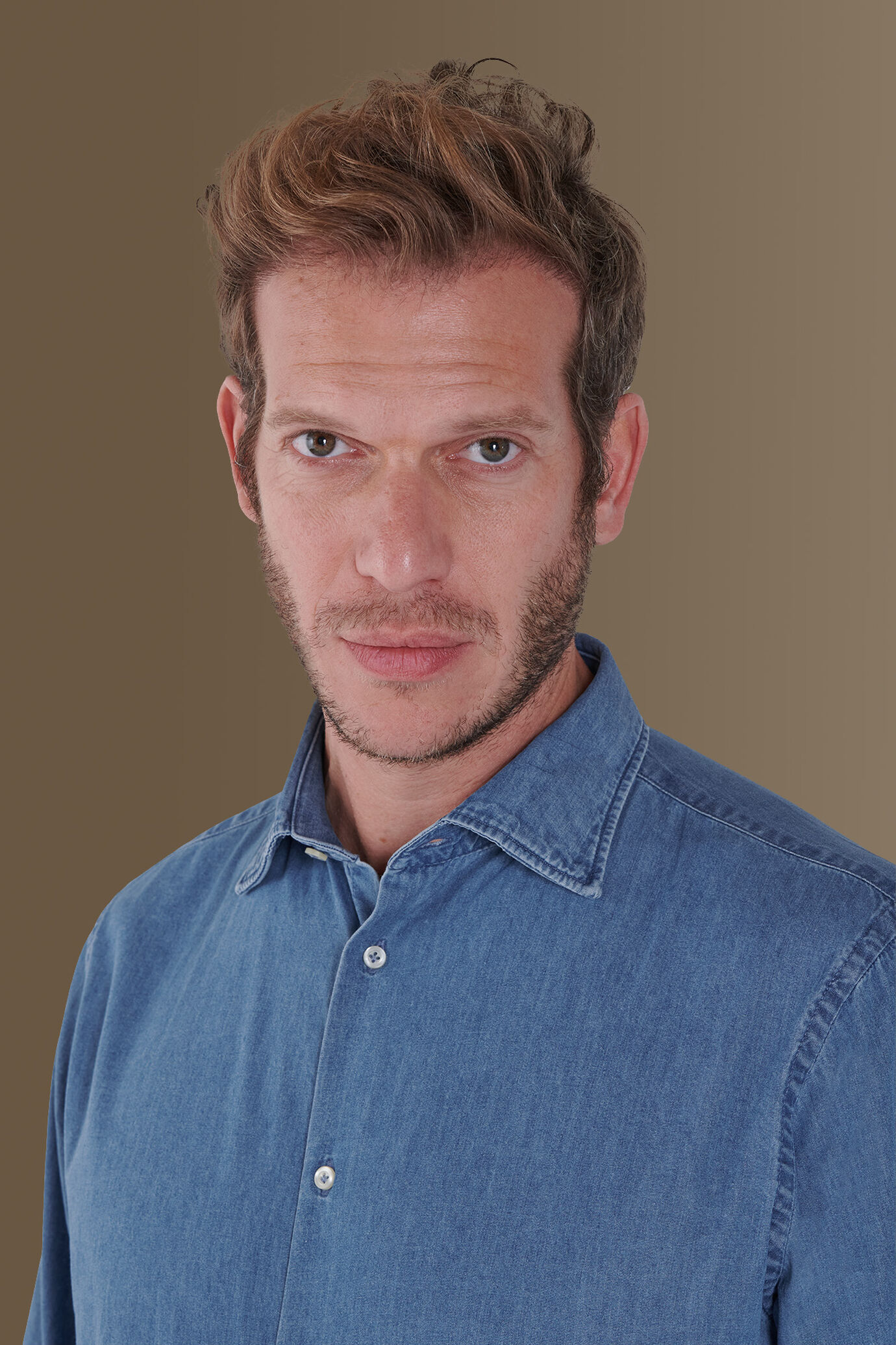 Camicia casual uomo collo francese in cotone denim tinta unita image number 1