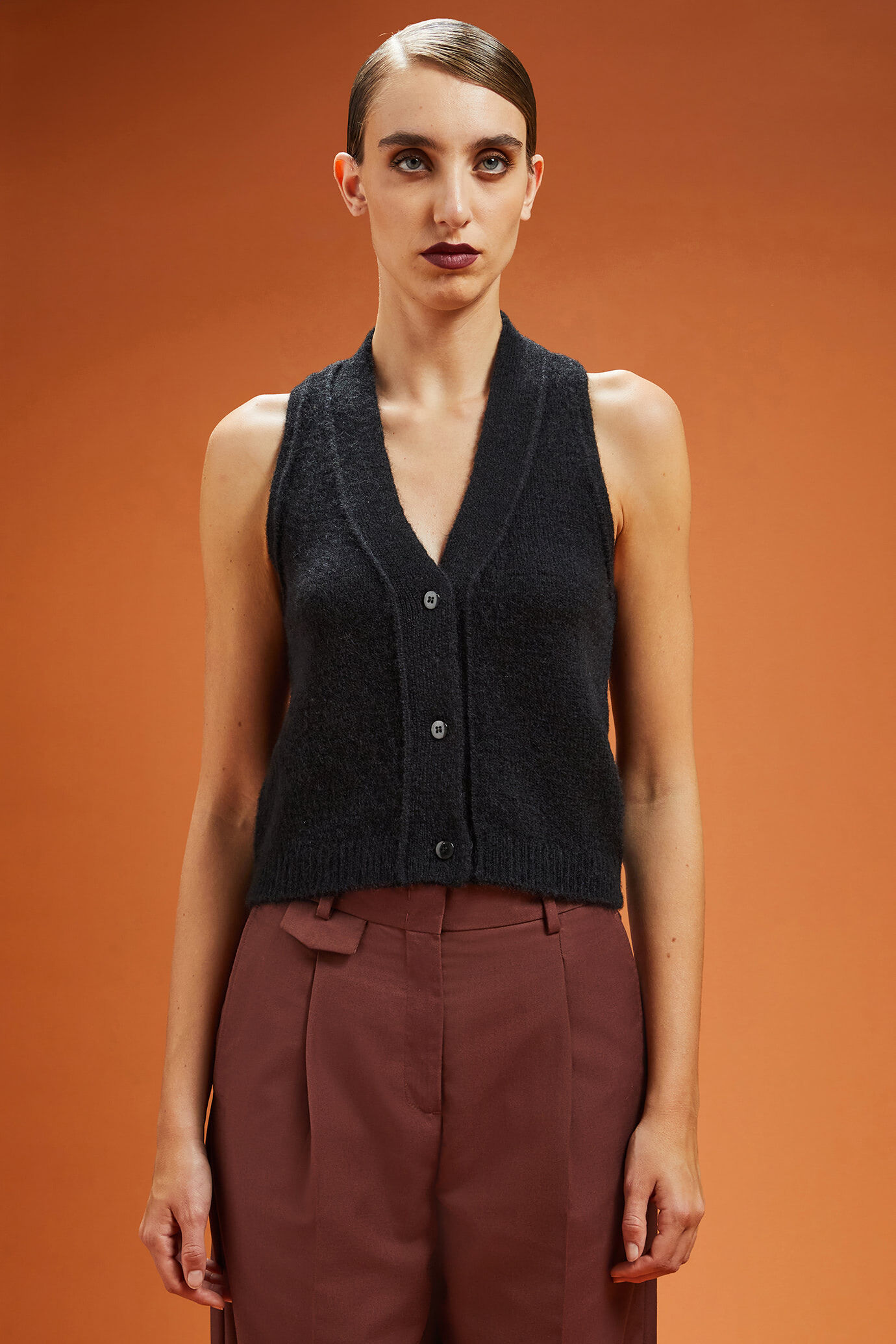Gilet donna in maglia con scollo a v regular fit image number 0