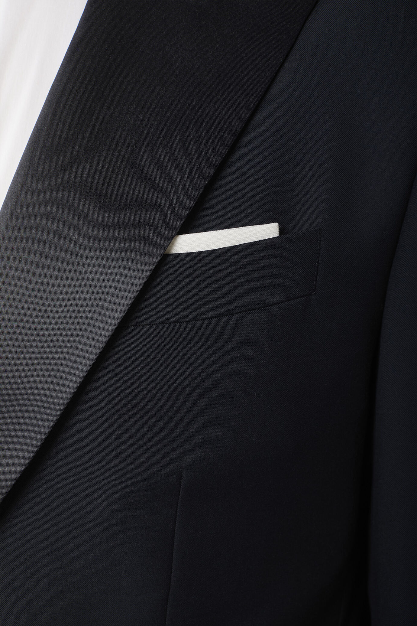 Smoking uomo monopetto in tessuto twill serge con vestibilit&agrave; regolare image number 2