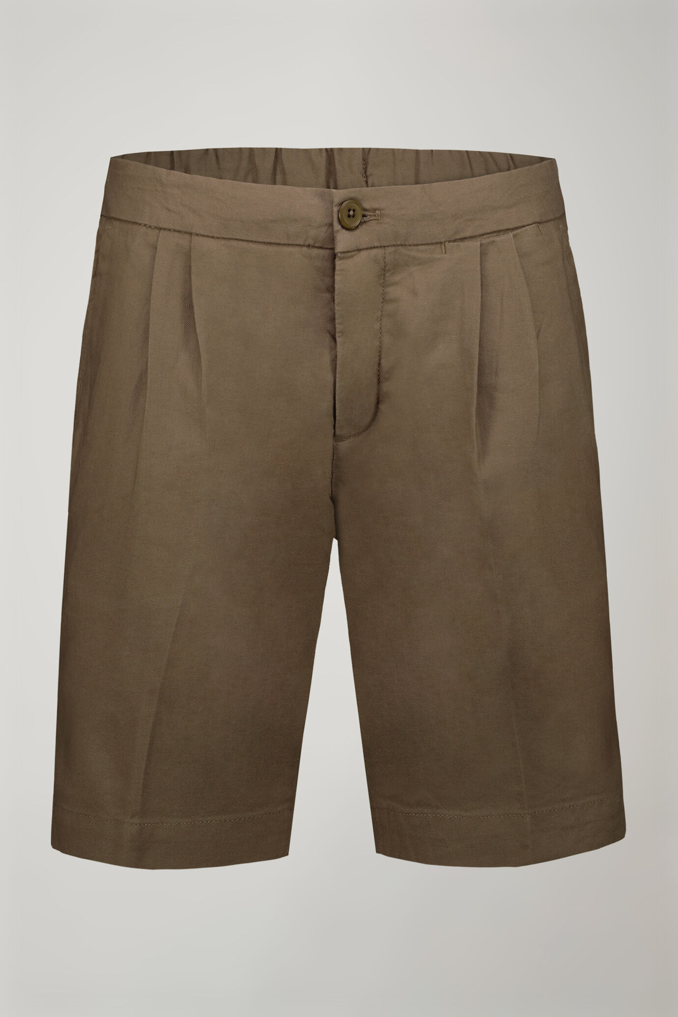 Men's Bermuda shorts with double pinces and laces on waist in linen-blend canvas fabric image number 4
