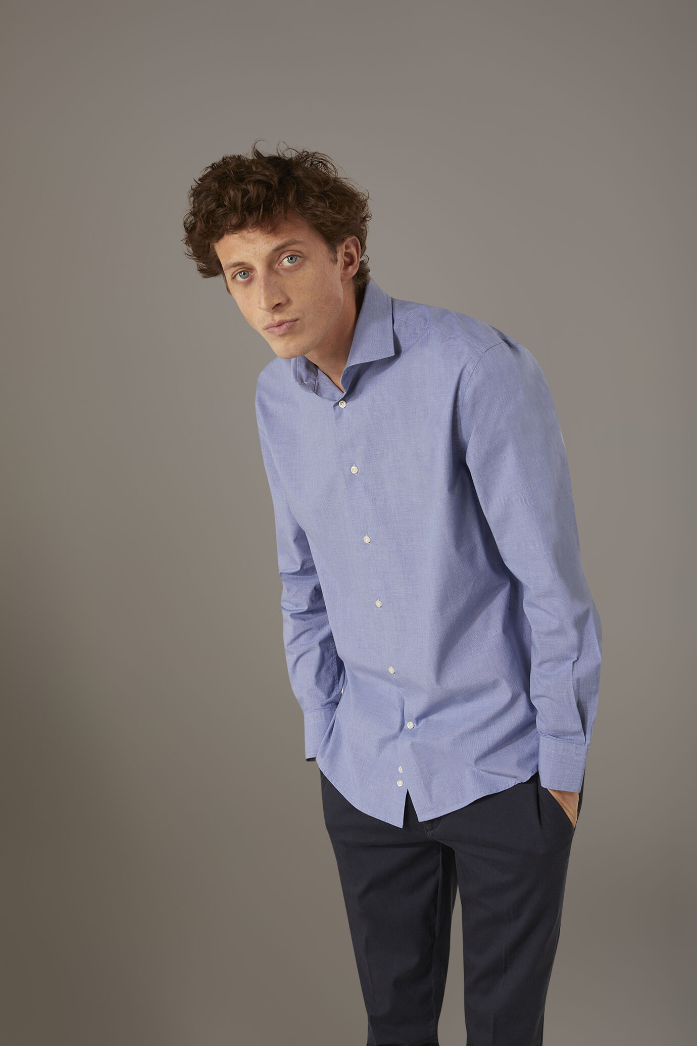 Classic washed shirt with french collar comfort fit yarn dyed micro fancy