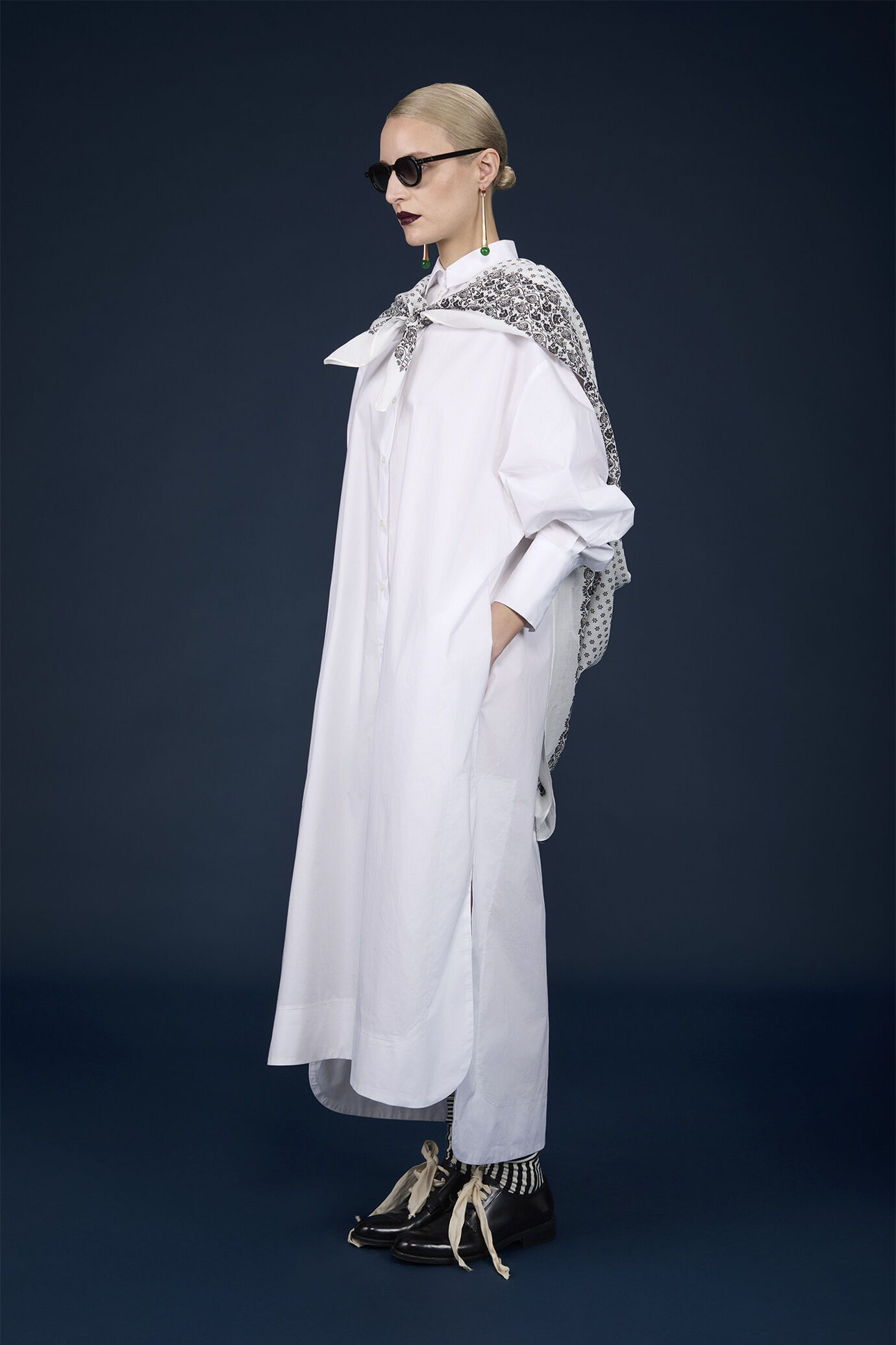 Hemdblusenkleid f&uuml;r Damen mit Seitenschlitzen image number 1