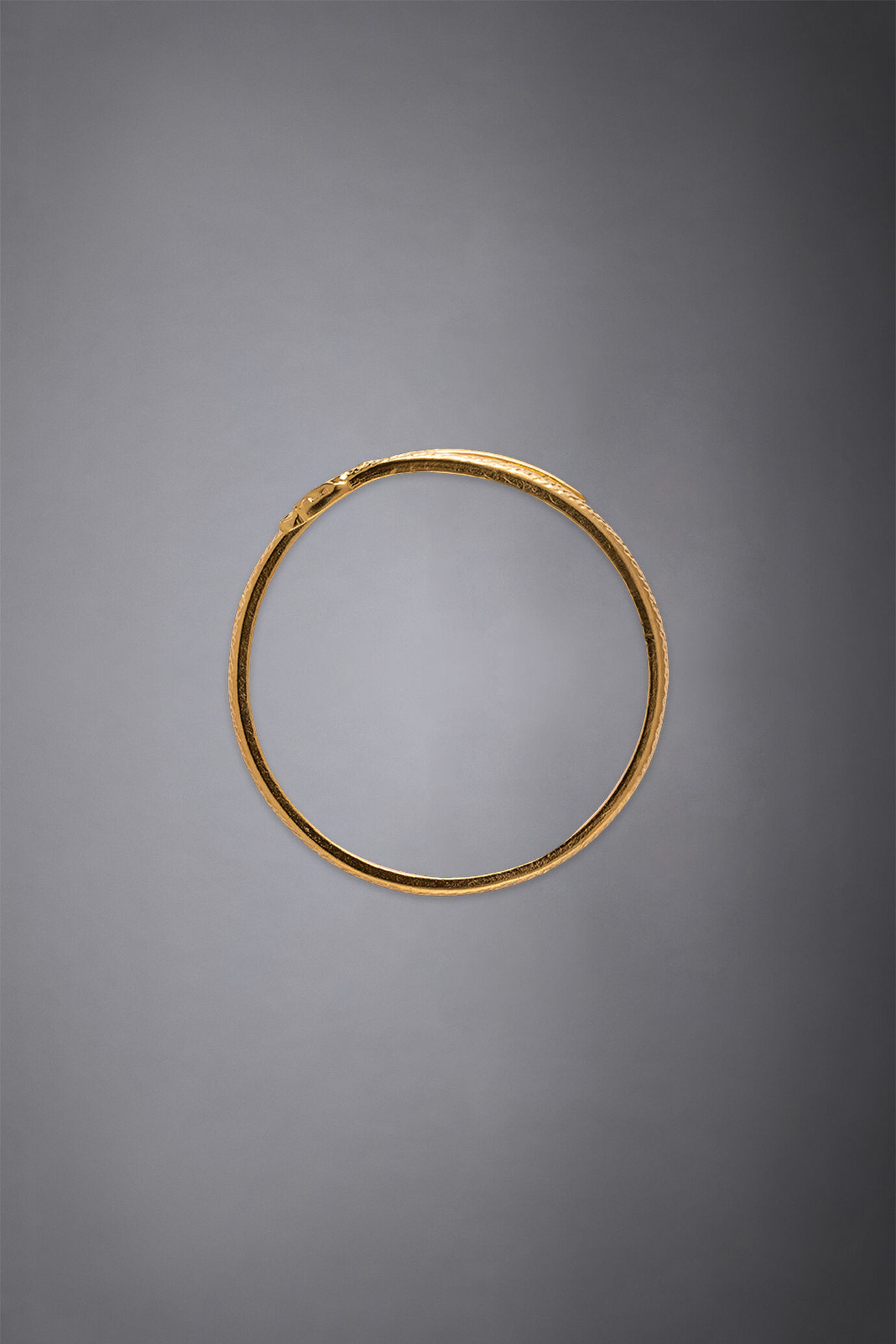 Women's bracelet made of brass