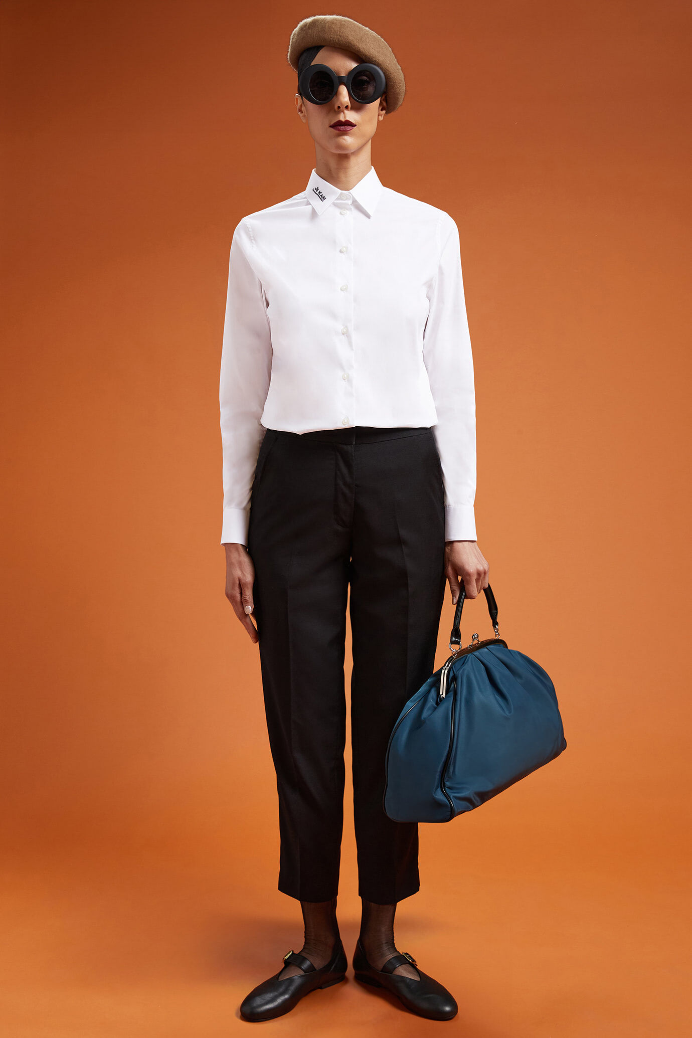 Camicia casual donna tinta unita con ricamo Je M'aime regular fit image number 2