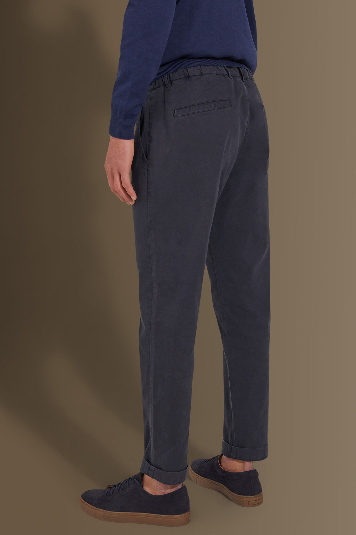 Pantalone uomo con elastico in vita e laccetti image number 3