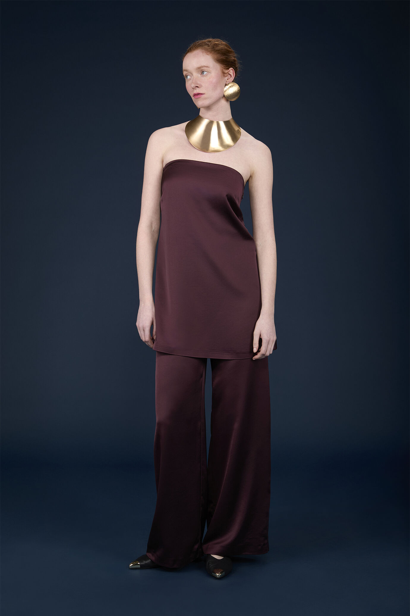Women's strapless flared top with elastic