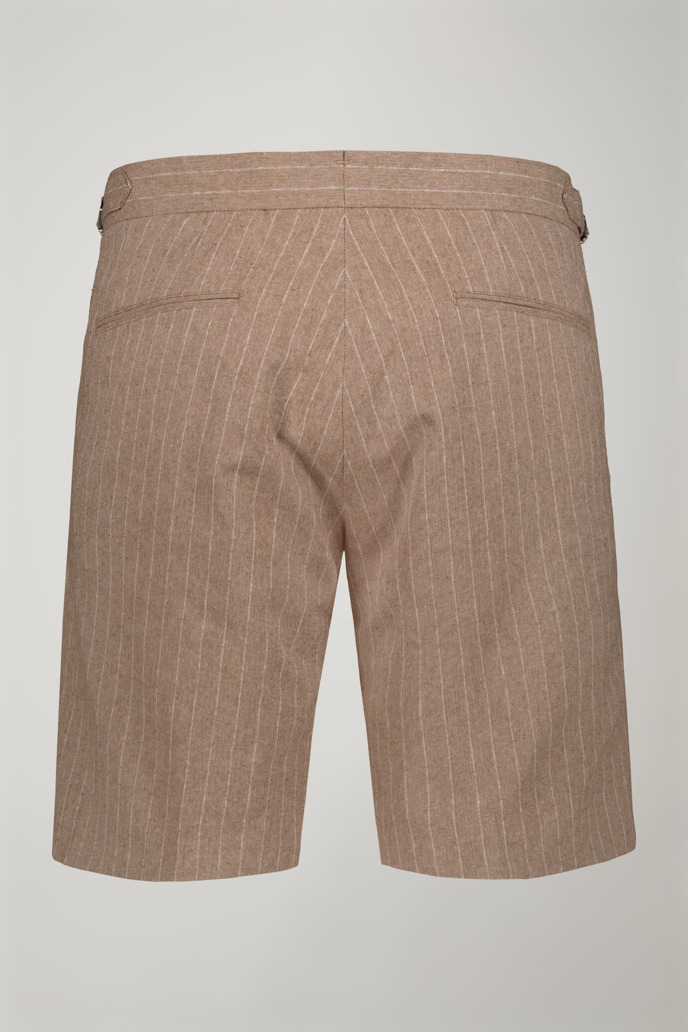 Bermuda homme à double pince en lin et coton avec motif à fines rayures coupe régulière image number 6