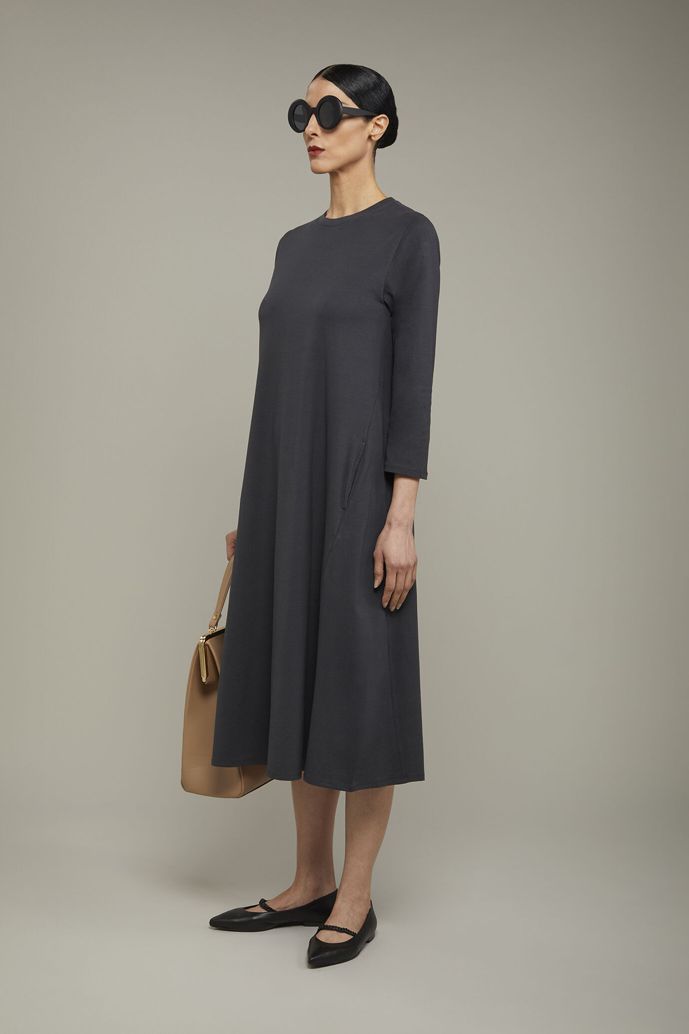 Robe midi femme à col rond et manches longues en jersey de coton stretch coupe régulière image number 1