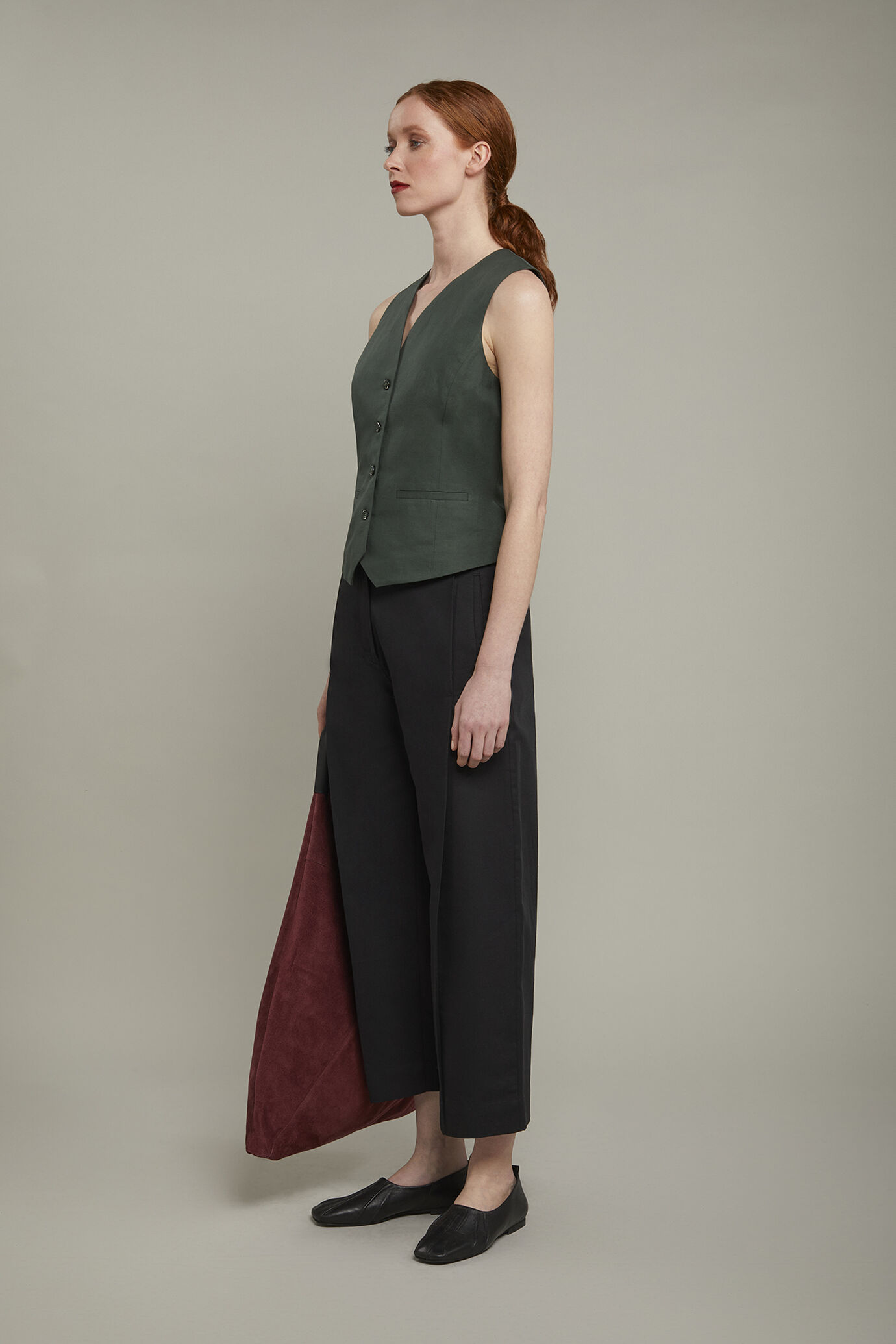 Women’s cotton and linen blend vest image number 1