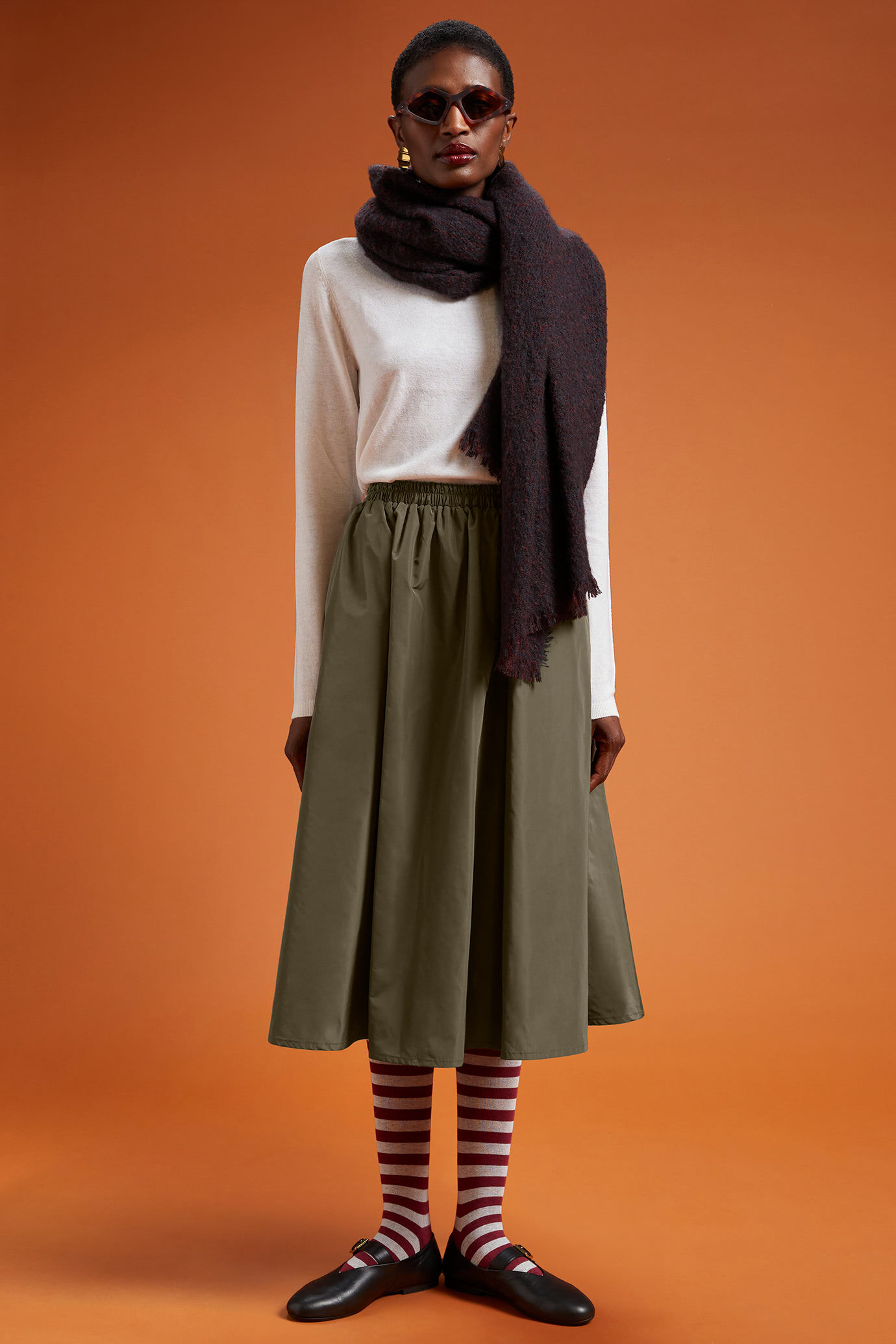Women's regular fit long balloon skirt in plain taffeta with an elasticated waistband