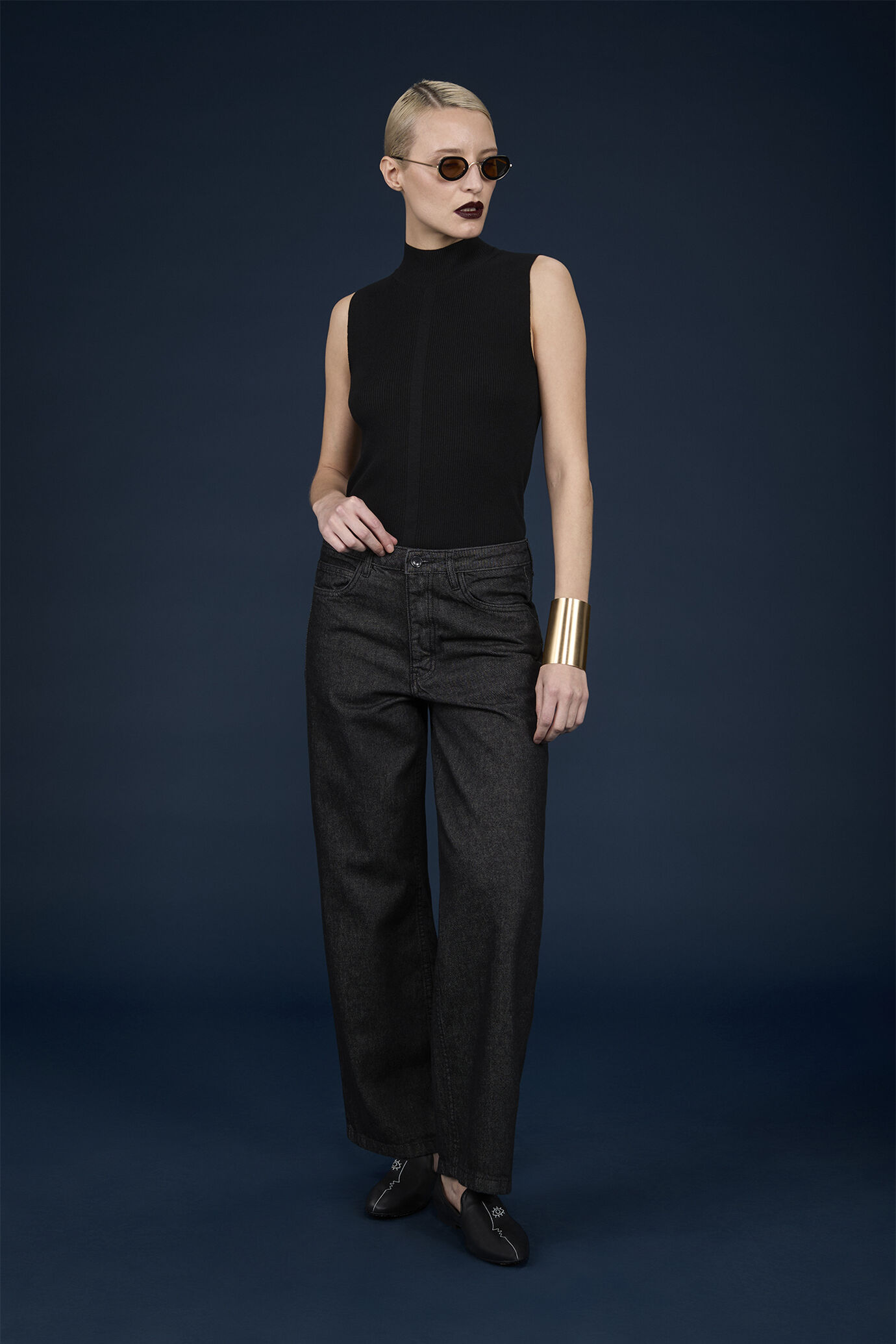 Pantalon femme 5 poches, jambe droite, en denim, coupe classique