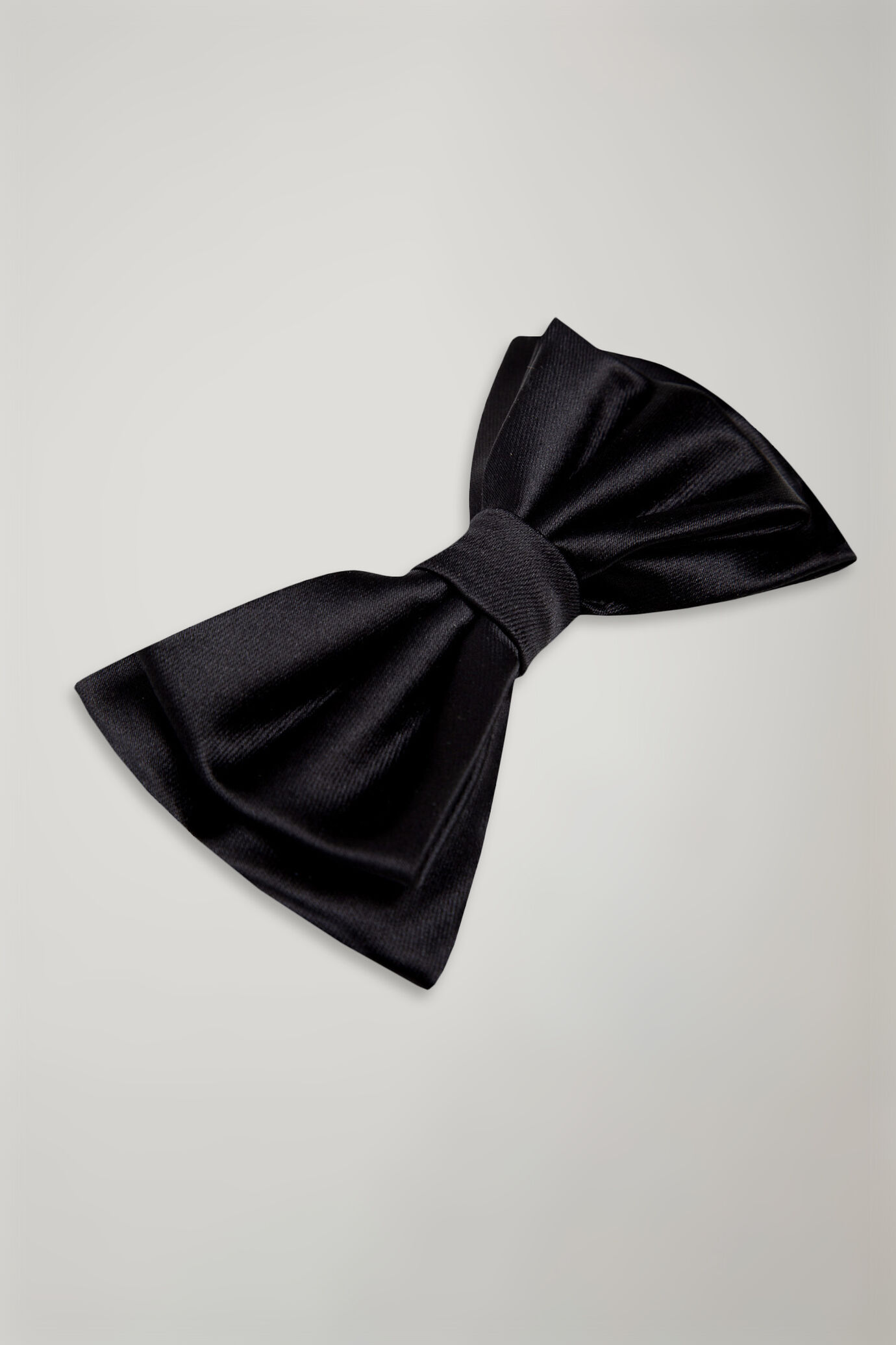 Men's Solid colour bow tie image number 1
