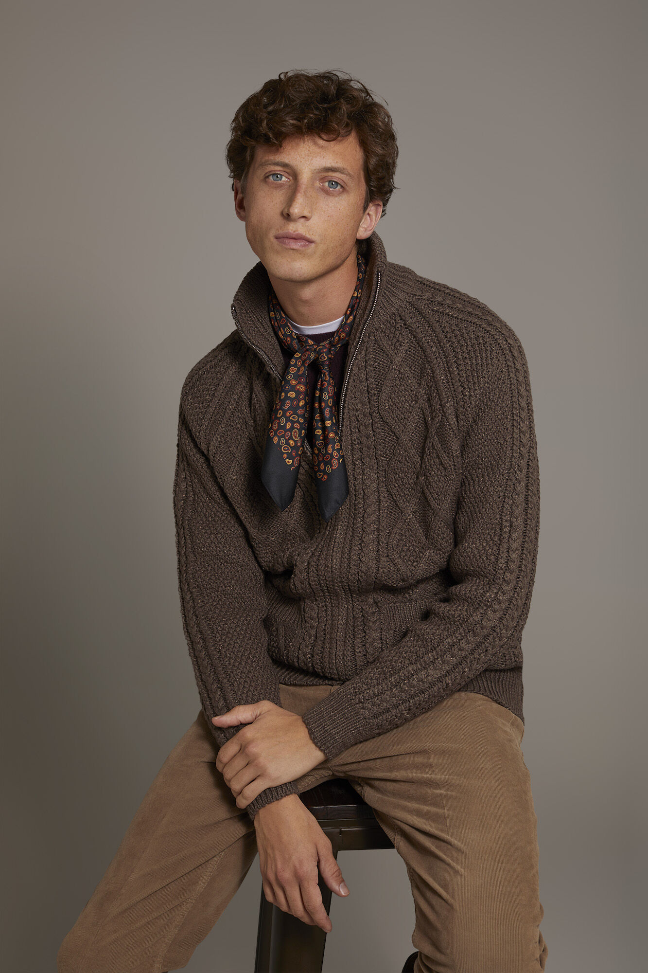 Cardigan collo alto misto lana lavorazione a maglia pesante