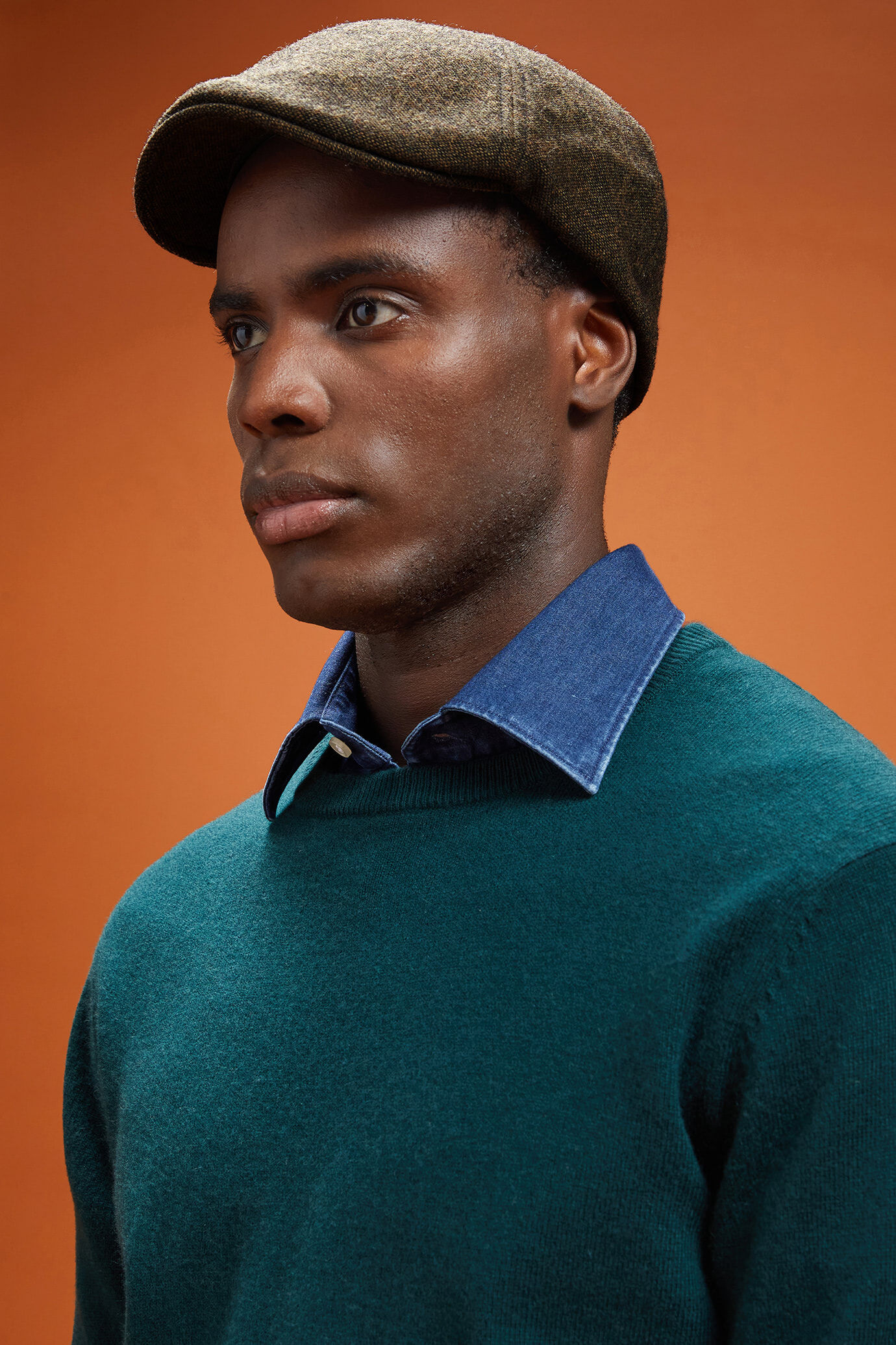 Men's flat cap in wool blend tweed image number 1