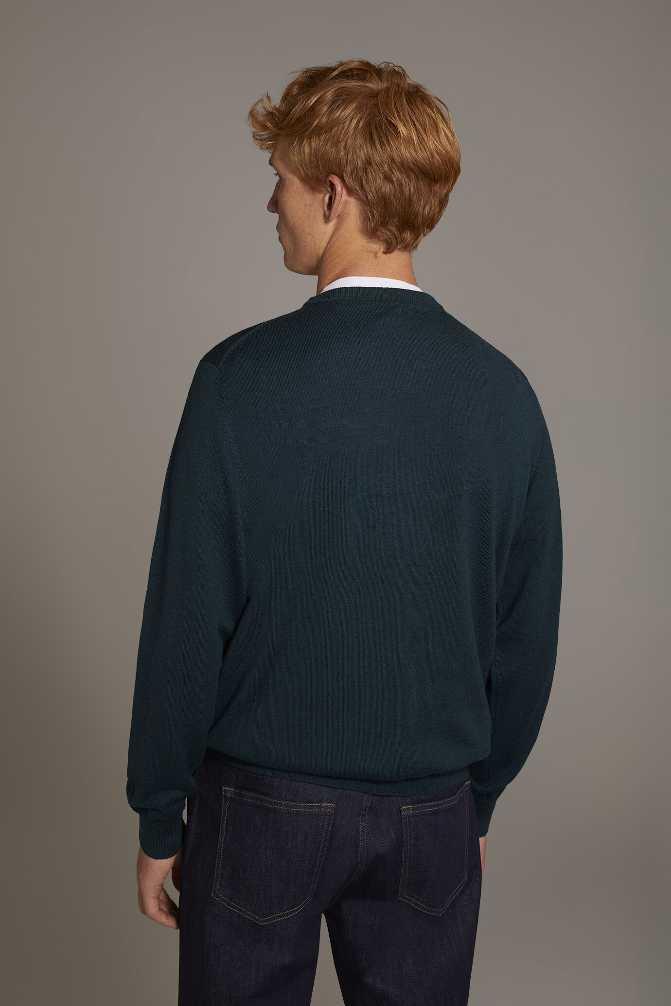 Round neck 100% merino wool sweater image number 3