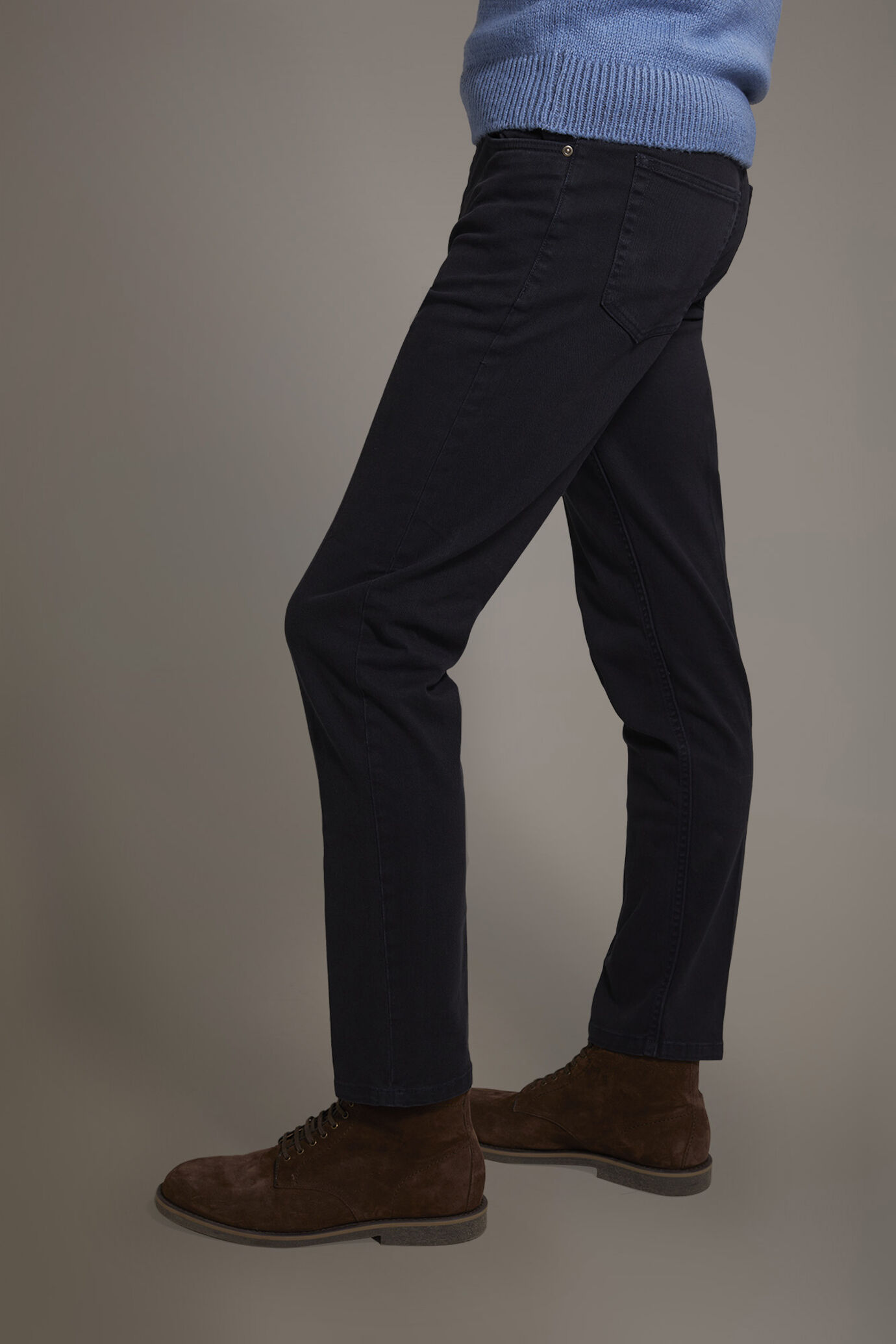 Regular fit 5 pockets trousers in bull twill fabric image number 3