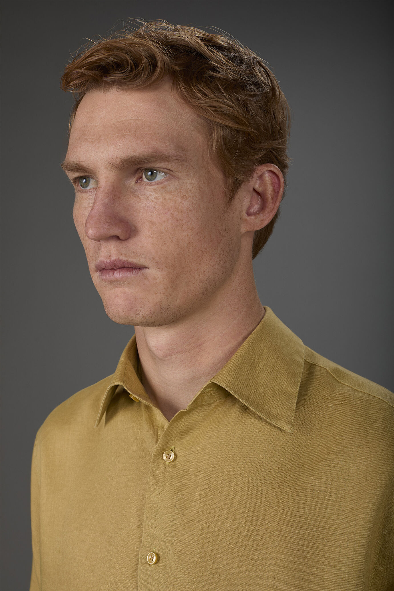 Men's casual shirt with classic collar, 100% linen