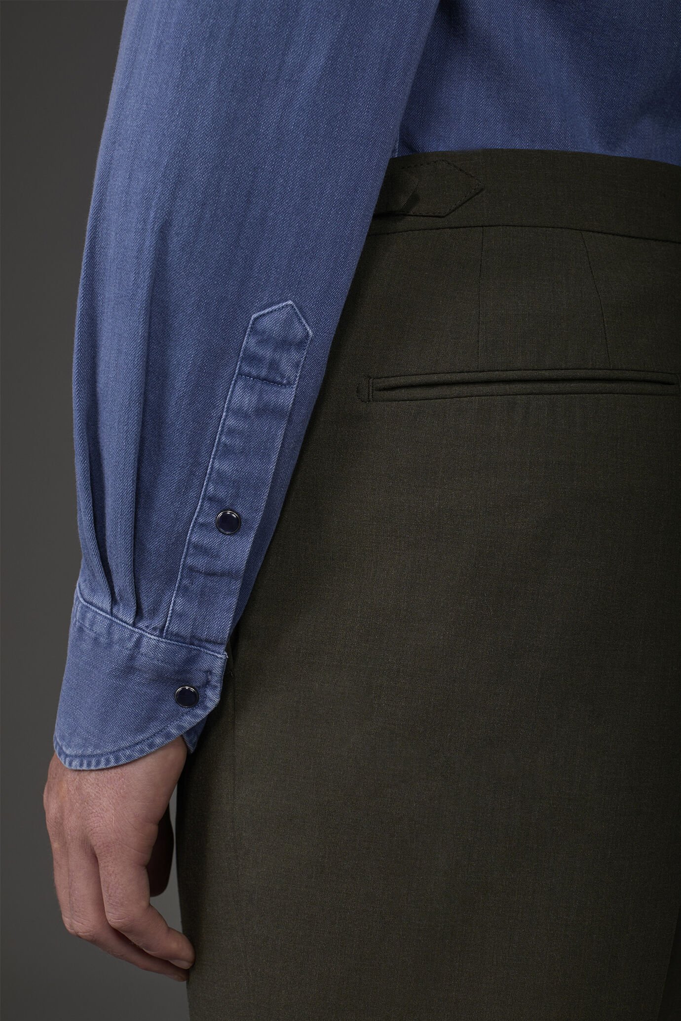 Herren-Freizeithemd mit klassischem Kragen aus Chambray-Stoff image number 3
