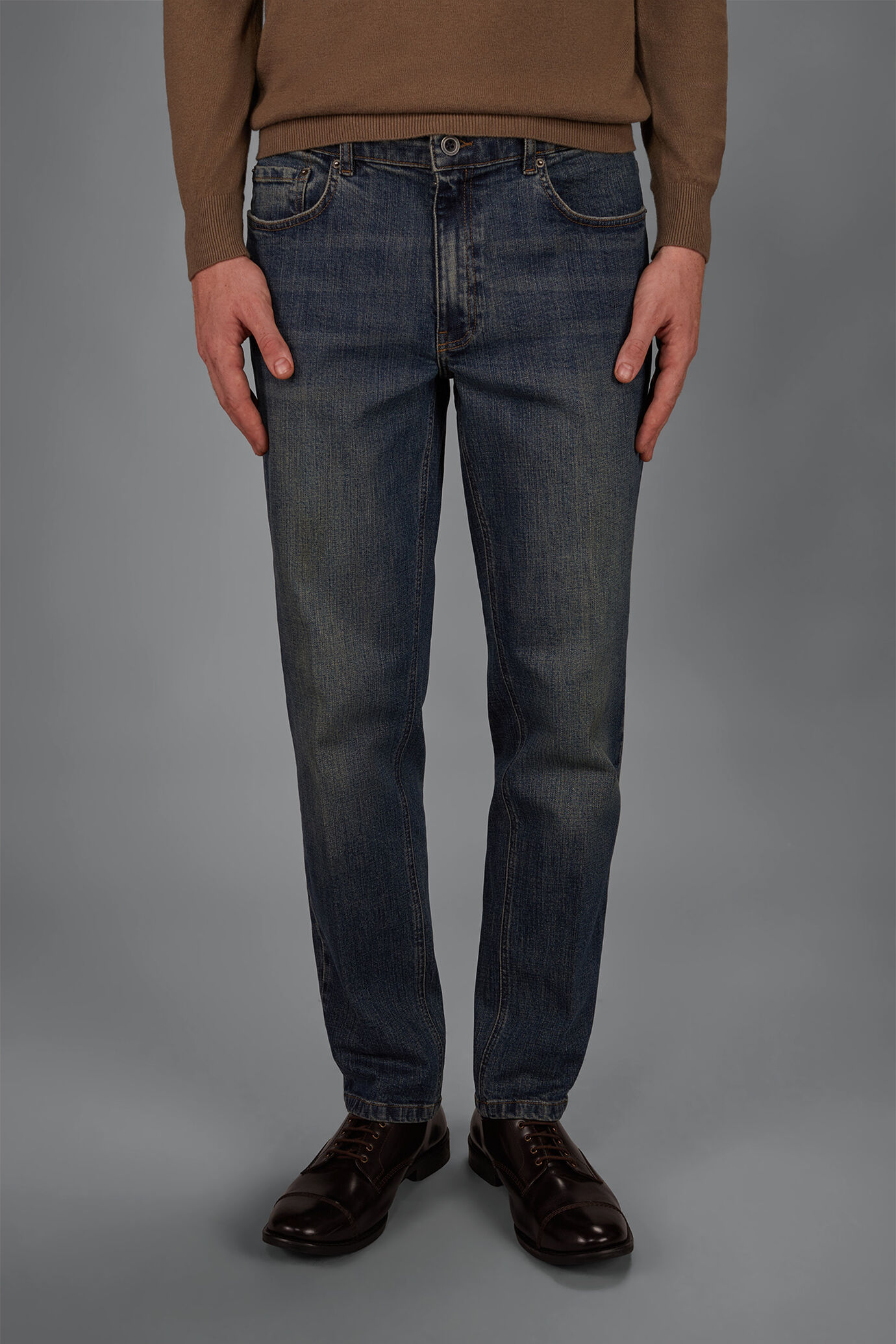 Jeans homme 5 poches coupe regular image number 1