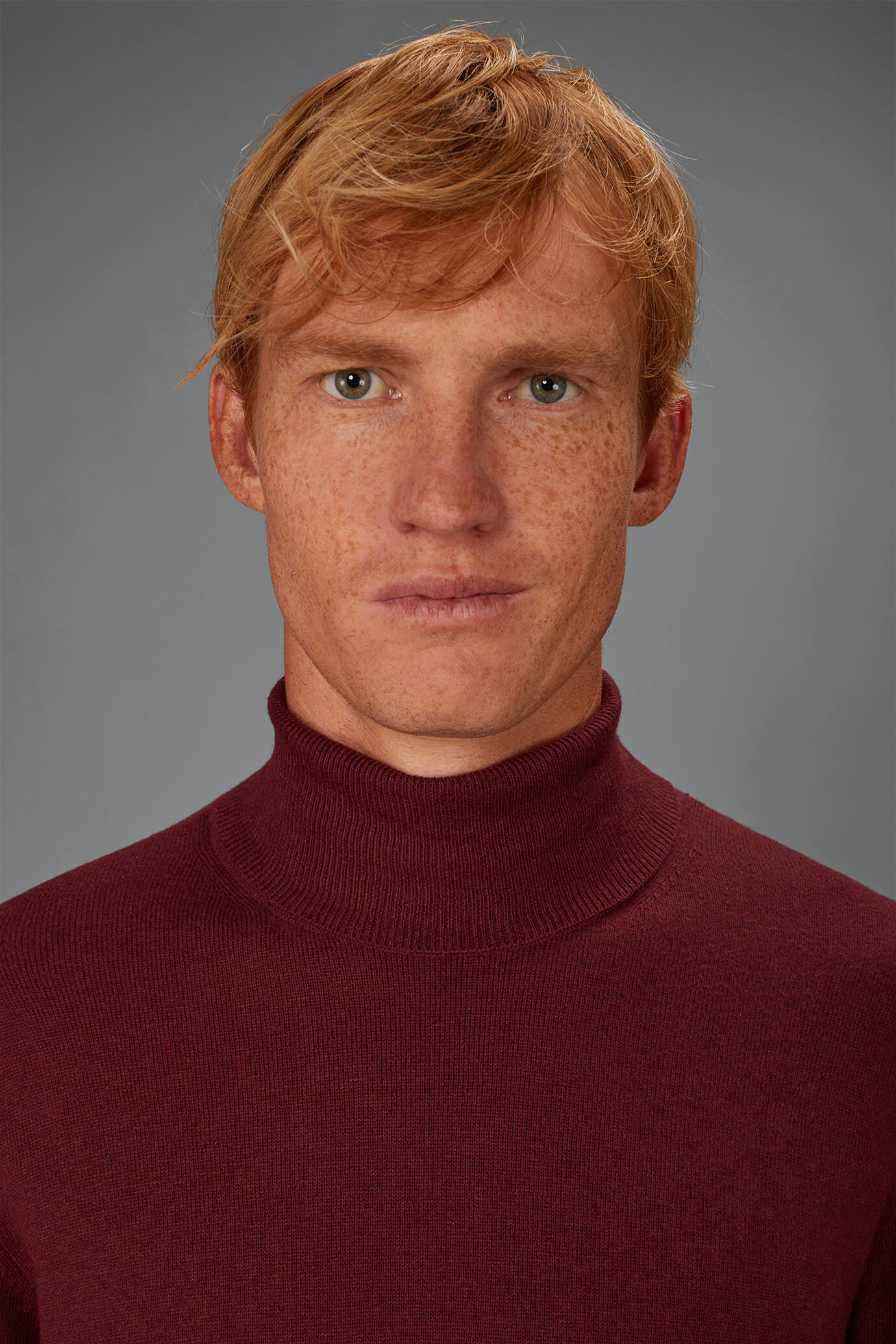 Men's regular fit high neck jumper in wool and cotton image number 2