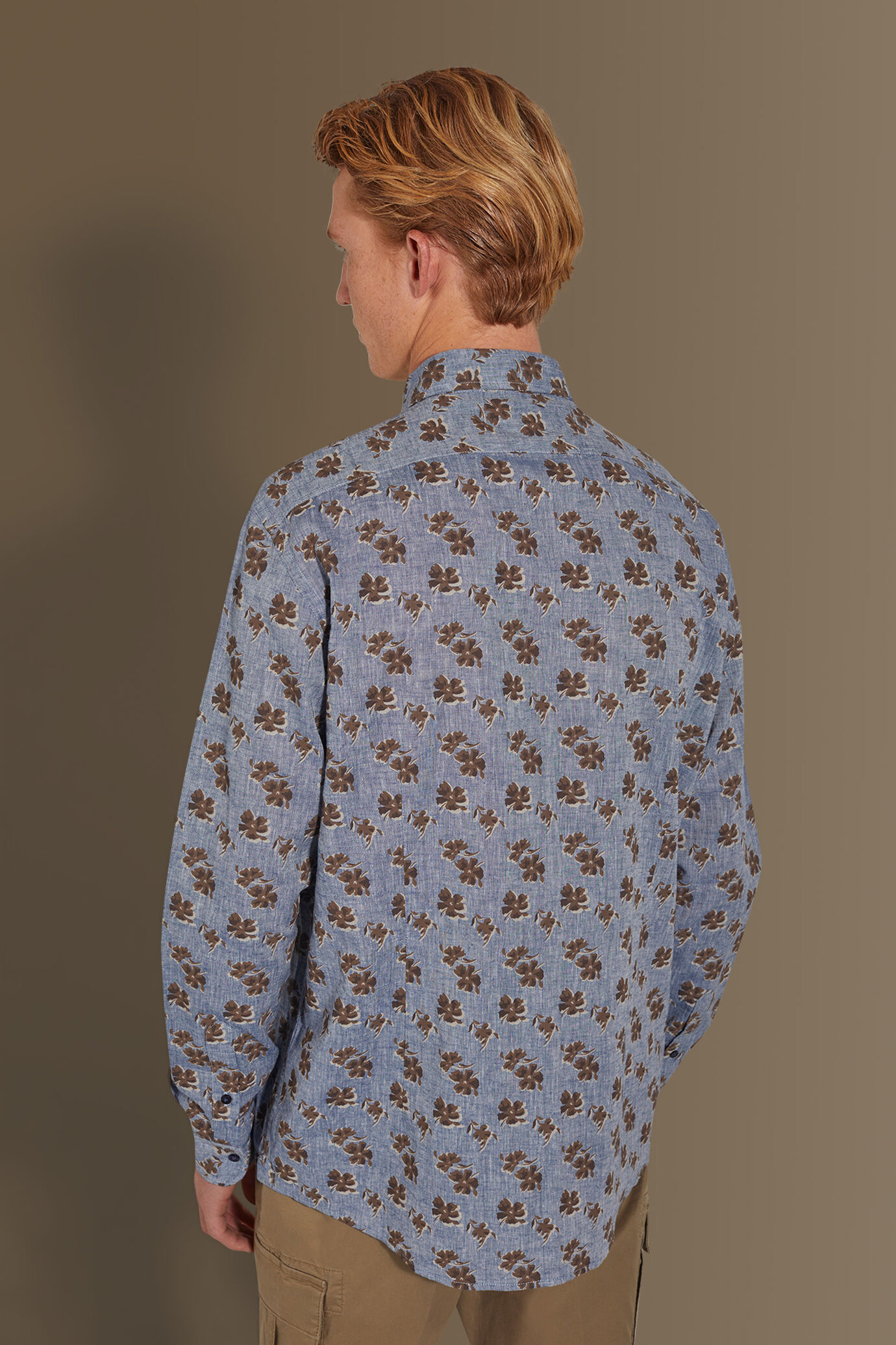 Camicia casual uomo collo francese misto lino con stampa floreale image number 2