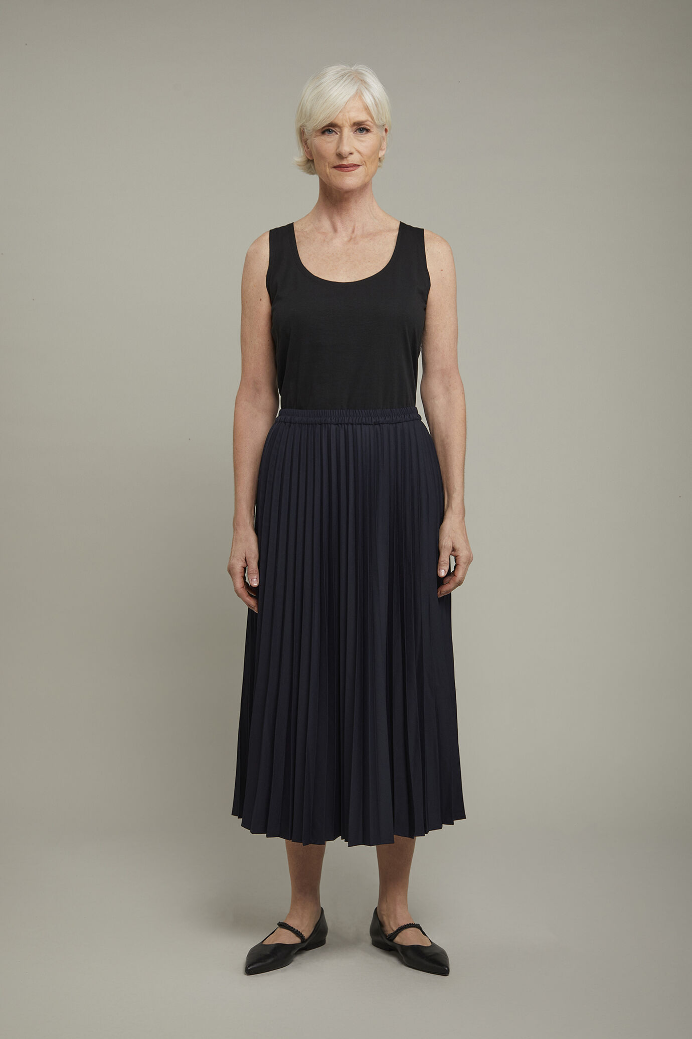 Women's pleated skirt regular fit image number 2