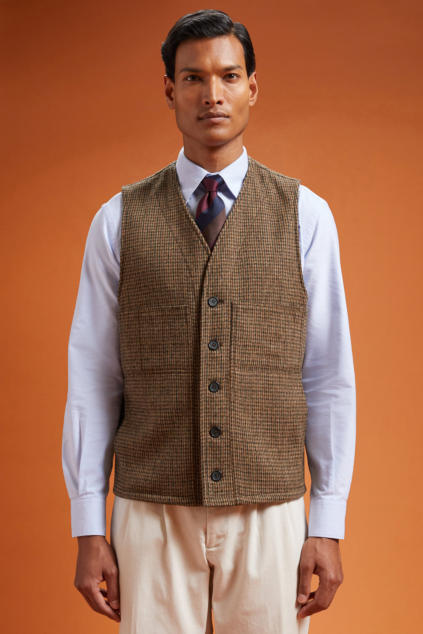 Gilet uomo monopetto con scollo a v tessuto in tweed Wool Blend regular fit image number 0