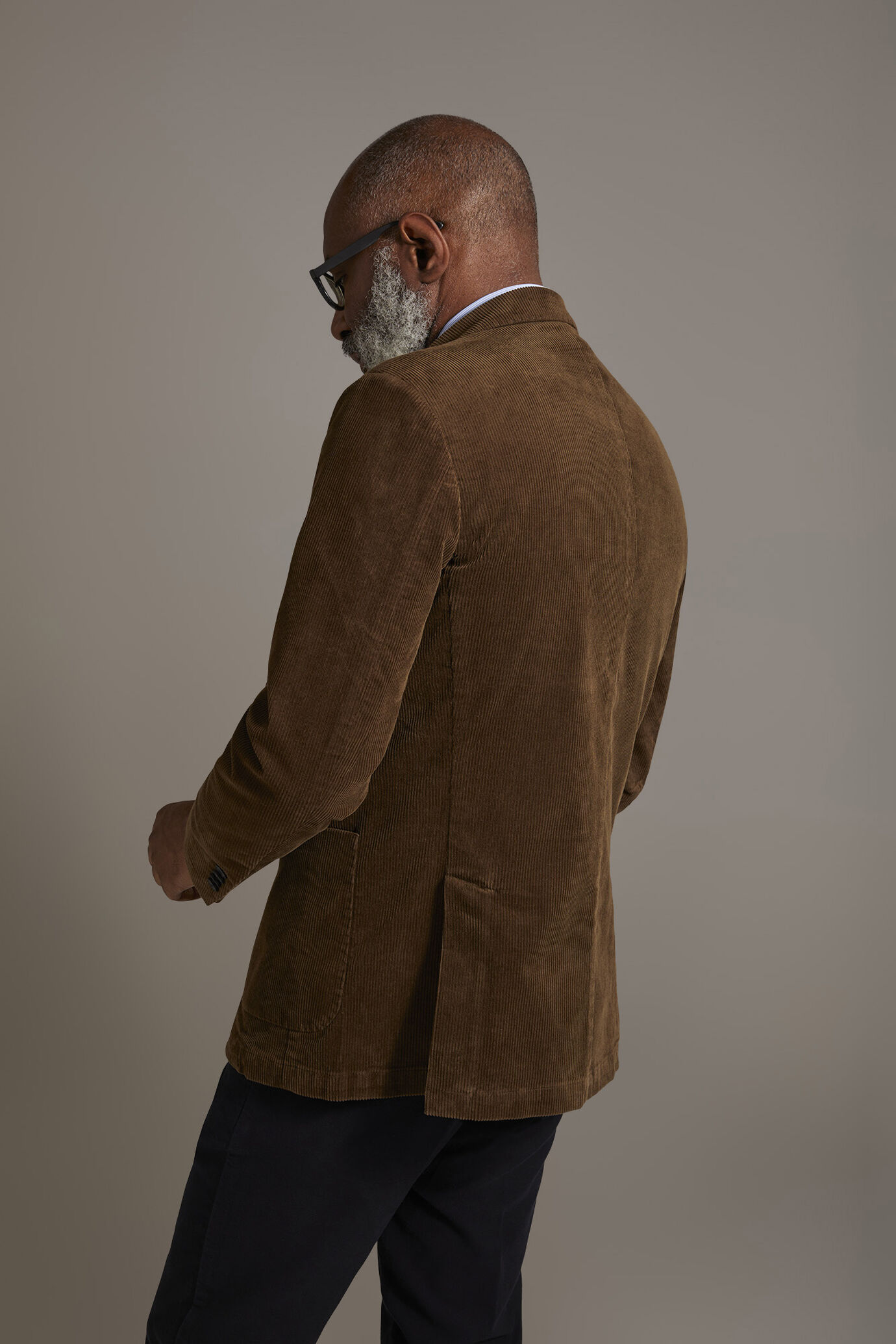 Single-breasted jacket with patch pockets in corduroy image number 4