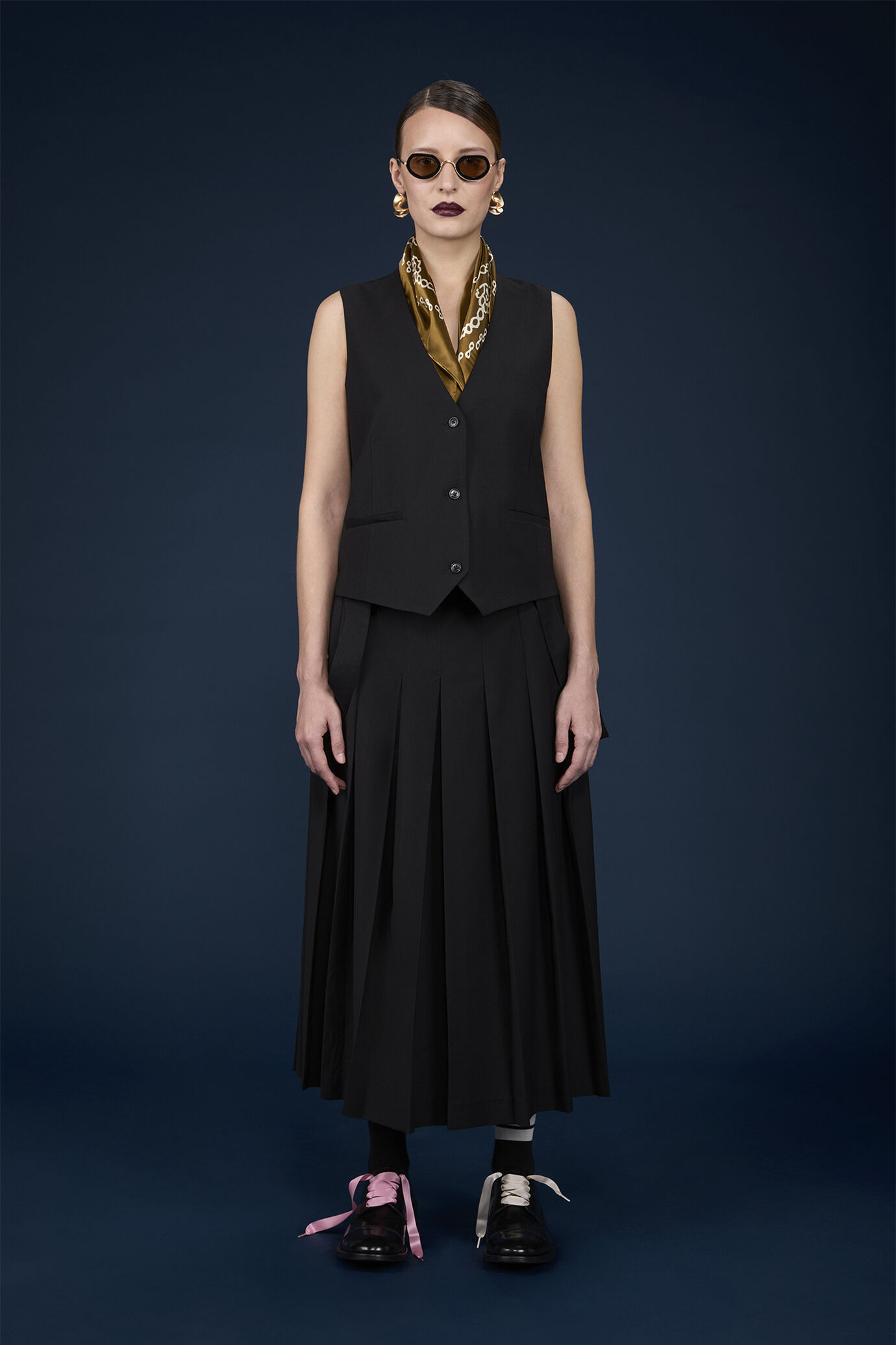 Women's formal waistcoat with striped lining image number 0