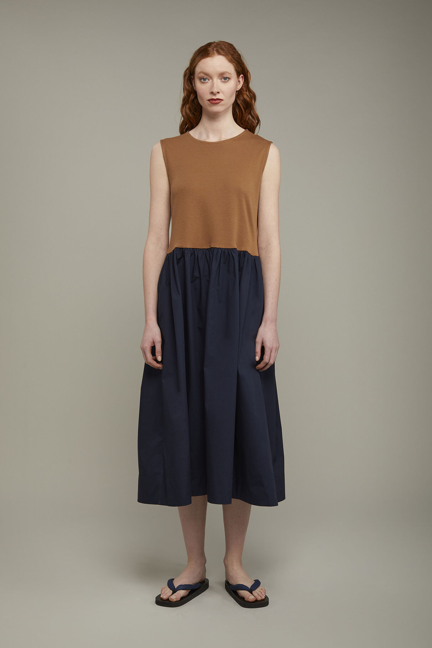 Robe midi femme, bicolore et sans manches en 100 % jersey de coton coupe régulière image number 2