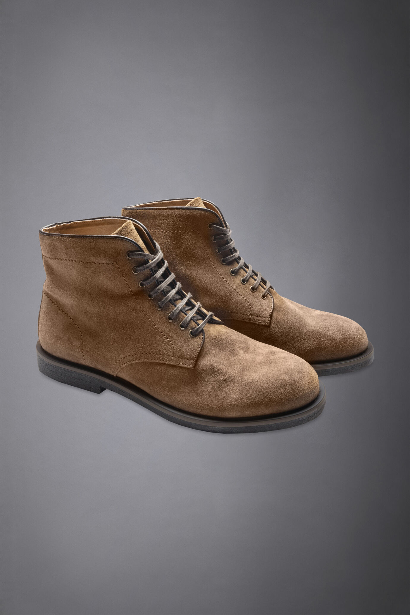 100% suede leather boots with rubber sole image number 0