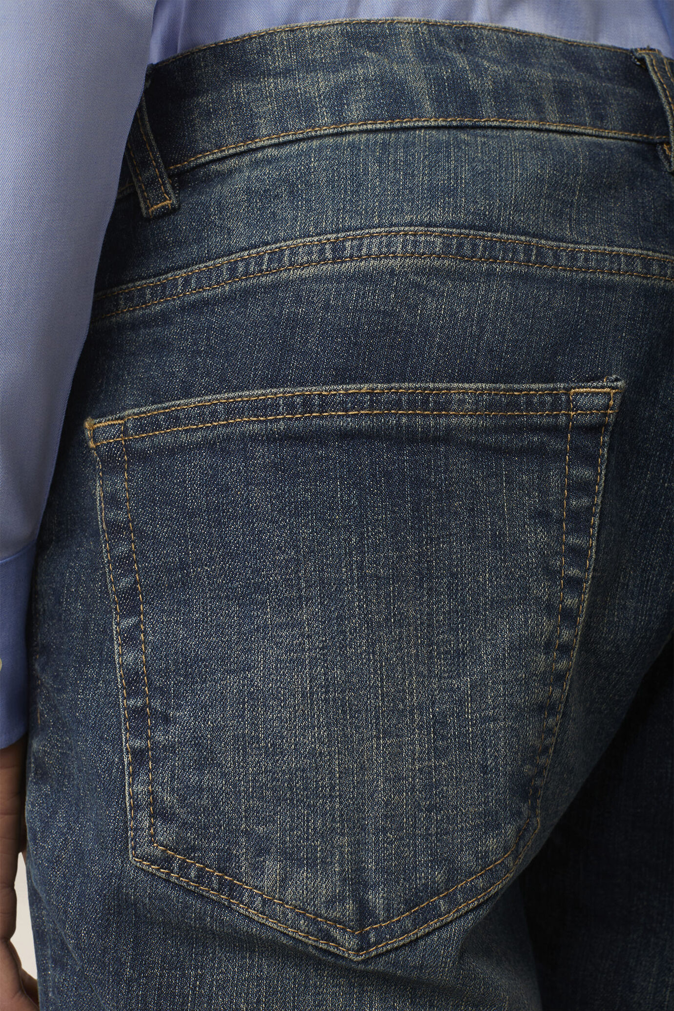 Jean 5 poches pour homme en denim moyen image number 3