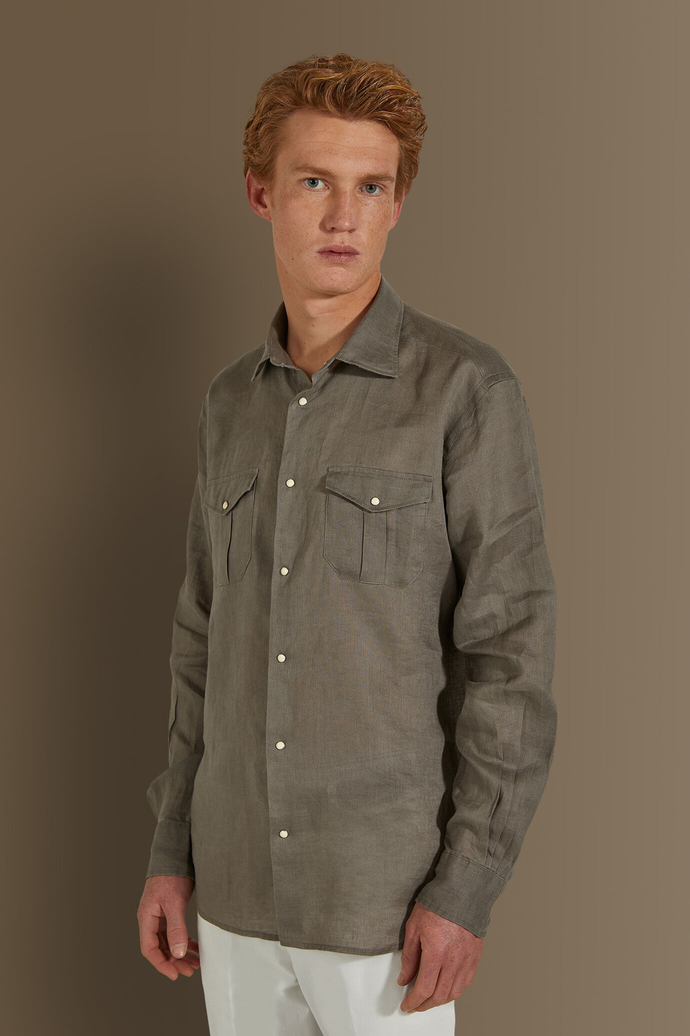 Camicia casual uomo collo francese 100% lino tinta unita image number 1