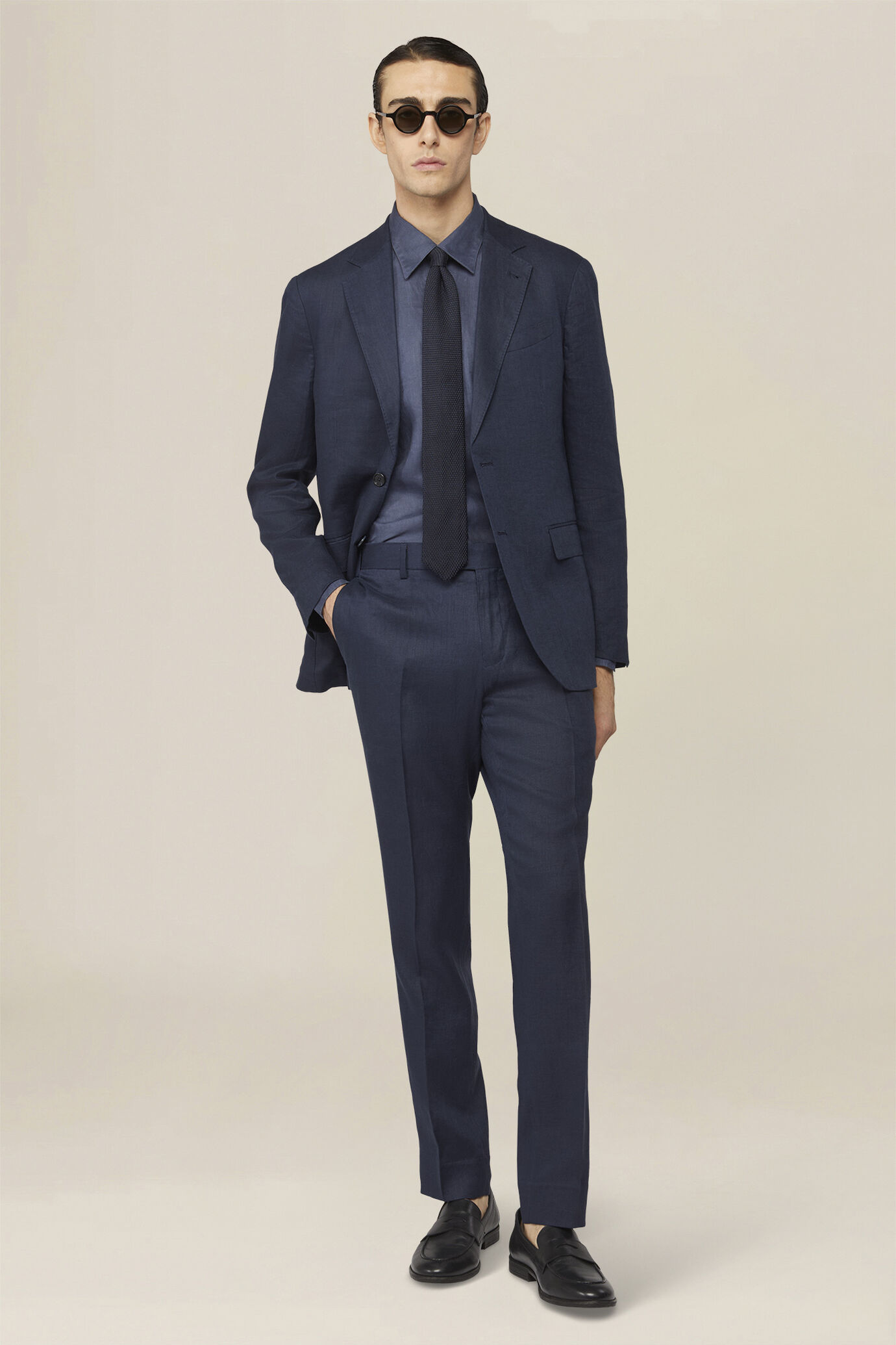 Costume droit pour homme avec pantalon sans plis, en 100% lin effet lav&eacute;