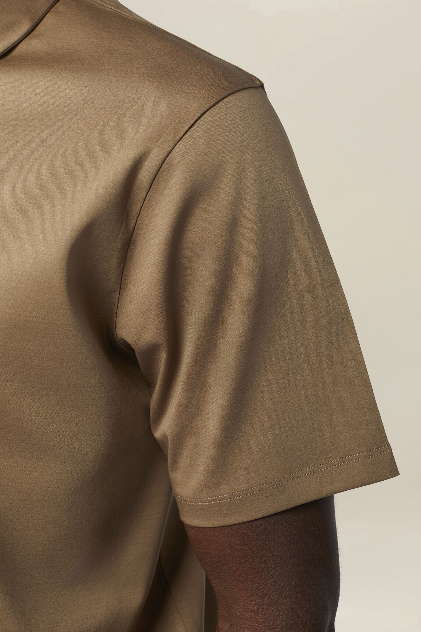 Polo pour homme en 100 % coton, coupe classique image number 3