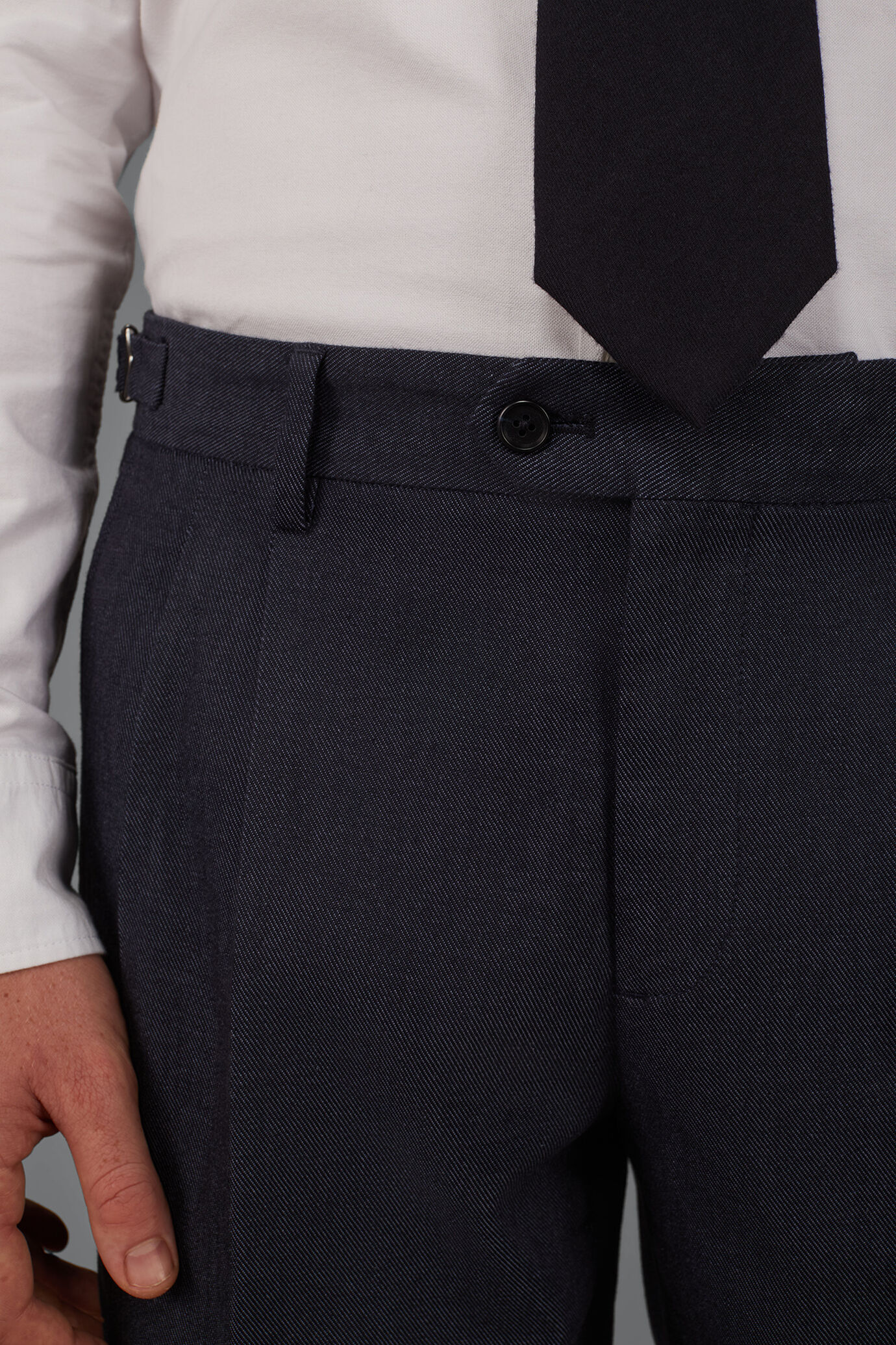 Pantalone classico in tessuto chambray regular fit image number 2